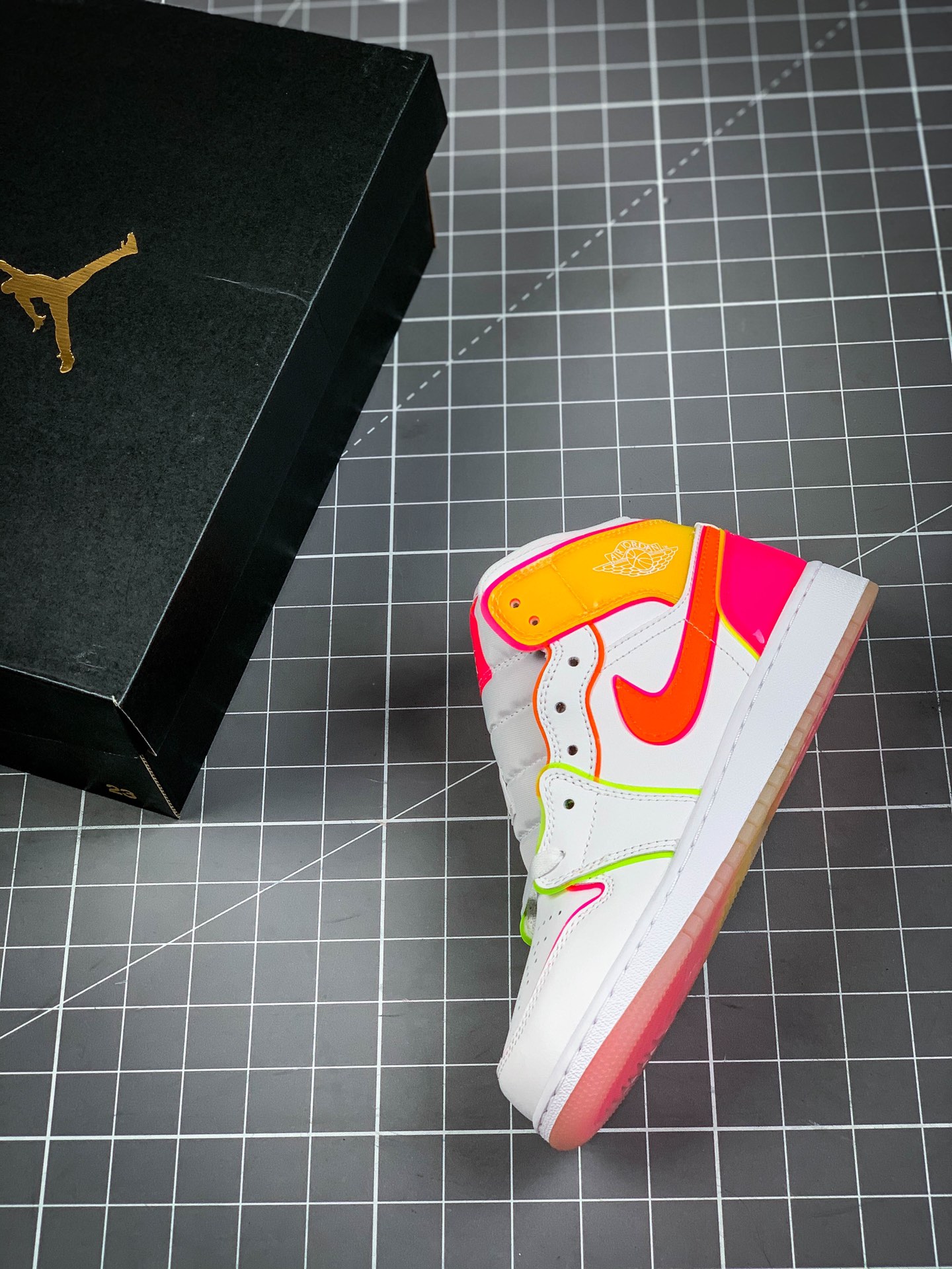 280  女生专属|AIR JORDAN 1 MD EDGE GLOW GS糖果二次元是否捕获了你的少女心呢CV4611-100