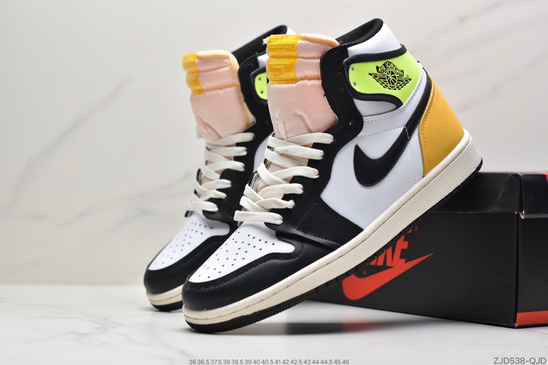 240 公司级Air Jordan 1 High OG “Volt Gold”荧光黄黑脚趾 555088-118