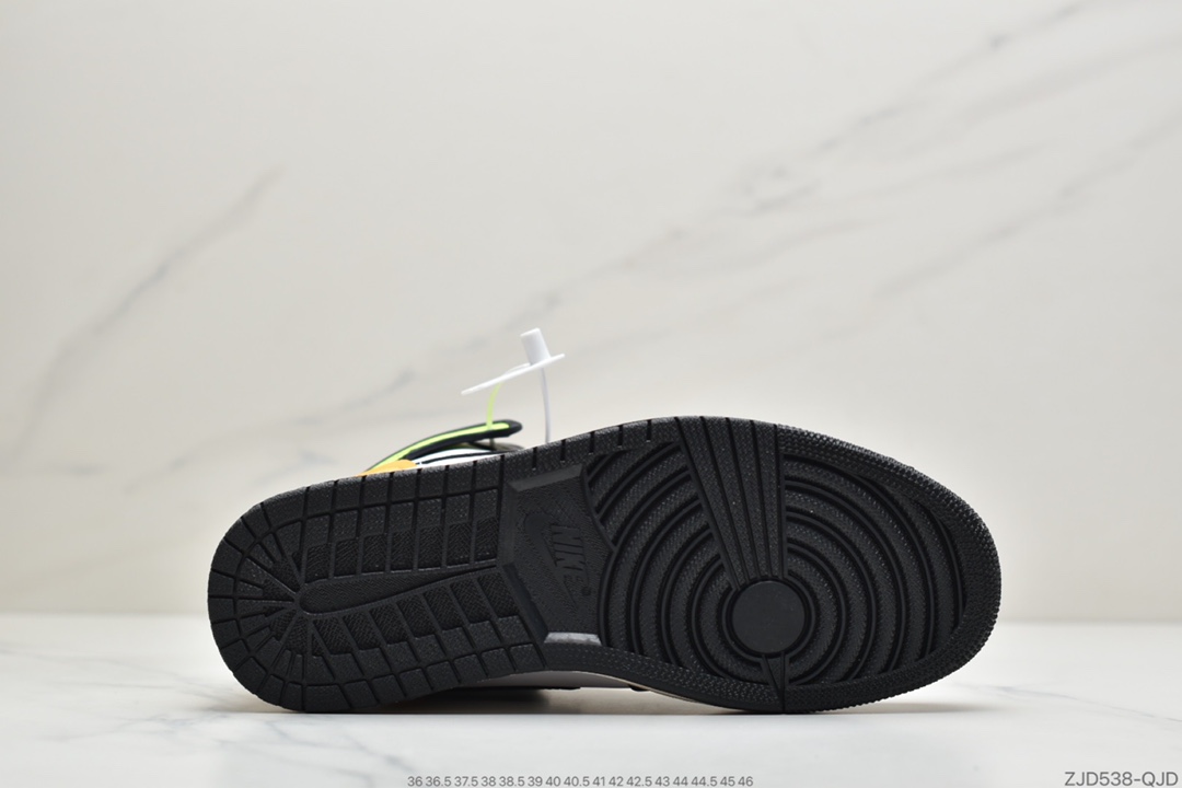 240 公司级Air Jordan 1 High OG “Volt Gold”荧光黄黑脚趾 555088-118