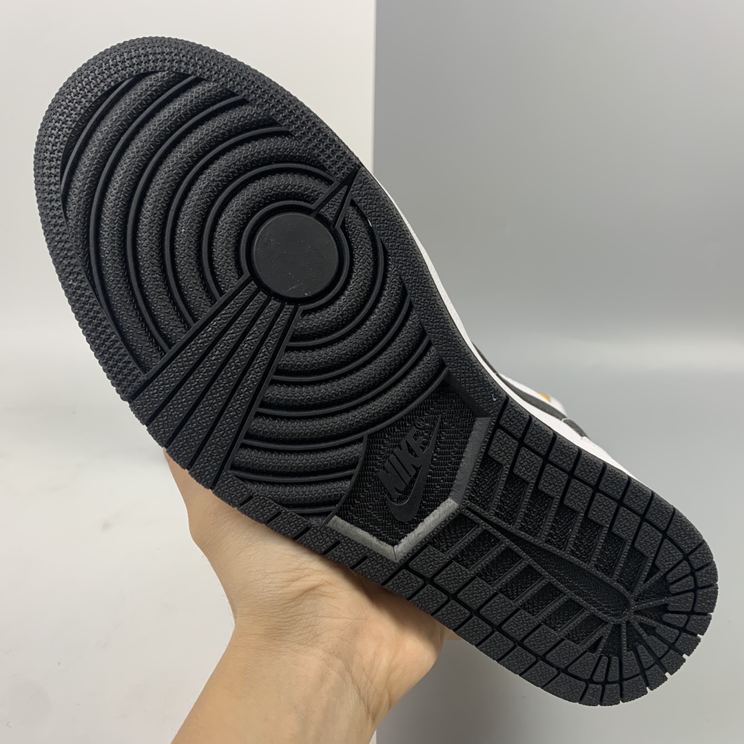 240 Air Jordan 1 Mid AJ1 乔1 中帮百搭休闲运动板鞋 BQ6472-107