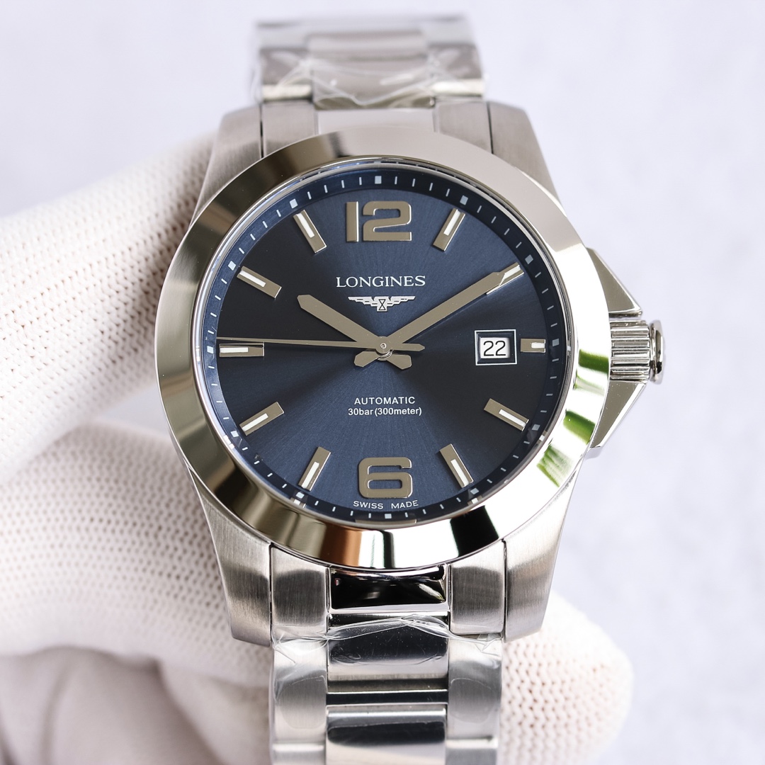 NO:687719,【Sporty yet elegant】TW  The Longines CONQUEST series L3.777.4 watch is equipped with a 2824 automatic mechanical movement. The dial is painted with Arabic numerals and time scales, and Suer-LumiNova is luminous. It is simple and clear and meets the needs of reading time at night. The case is covered with sapphire crystal glass, and the case diameter is 41 mm. The watch uses a stainless steel strap linked to a three-fold safety clasp with a push-type opening device. A new masterpiece, three codes in one, one watch and one card.  The watch has a date display function, and the display window is located at three o'clock on the dial. In short, this watch is the essence of Longines' sporty elegance.,,longines19860909【运动而不失优雅】TW 浪琴CONQUEST康卡斯系列L3.777.4腕表,腕表内部搭载2824自动机械机芯,表盘漆绘阿拉伯数字和时标,Suer-LumiNova夜光,简洁明了同时满足夜间读取时间.表壳覆盖蓝宝石水晶玻璃表镜,表壳直径41毫米.腕表使用精钢表带链接具有按压式开启装置的三折式安全表扣.全新力作,三码合一,一表一卡, 腕表具有日期显示功能,显示窗位于表盘三时位置,总而言之此款腕表是浪琴运动优雅的精萃体现.,,longines,Watch