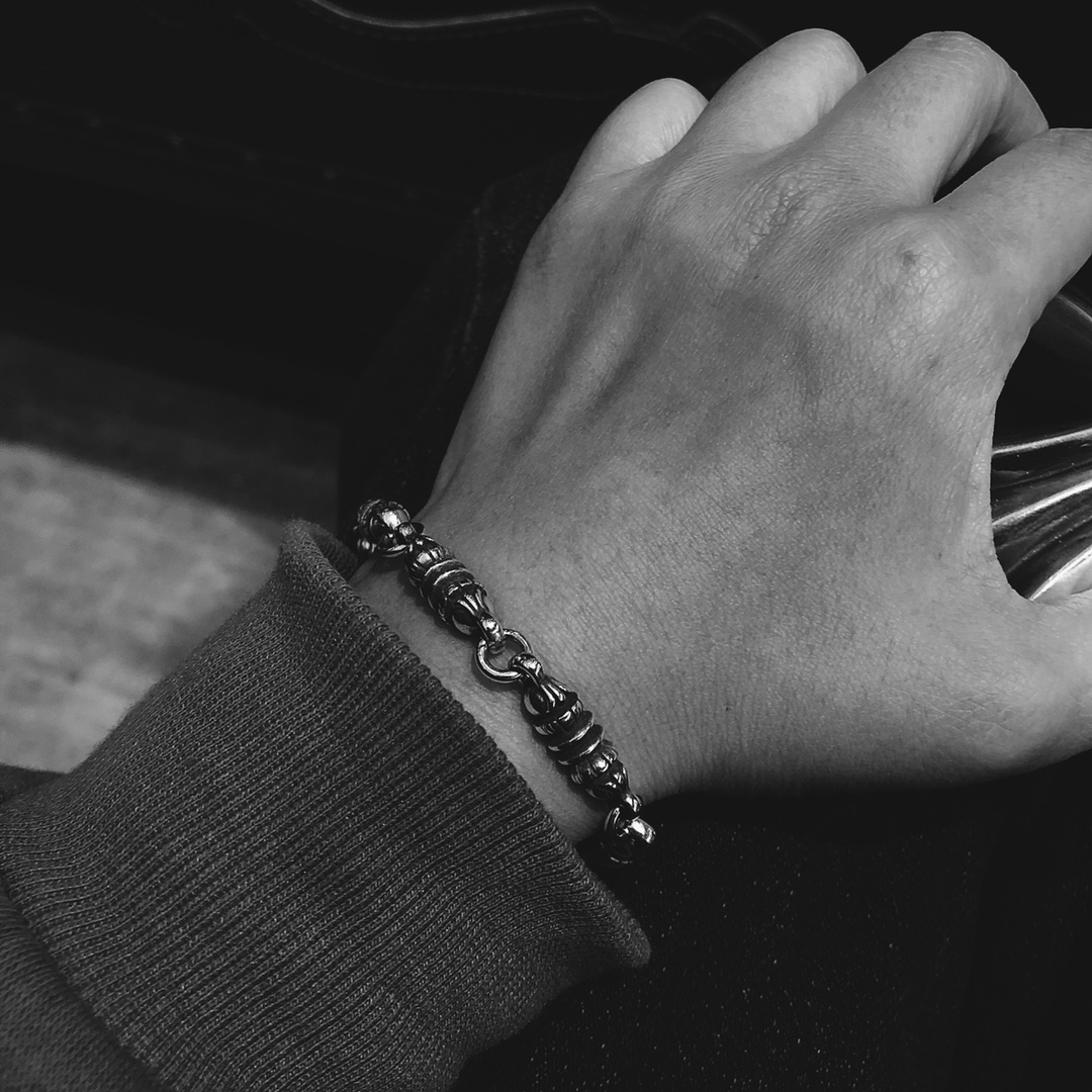 Chrome Hearts 开版 认准独家拍摄 (MZ)【新品上架】𝐂𝐡𝐫𝐨𝐦𝐞 𝐡𝐞𝐚𝐫𝐭𝐬克罗心纽纹圆柱手链