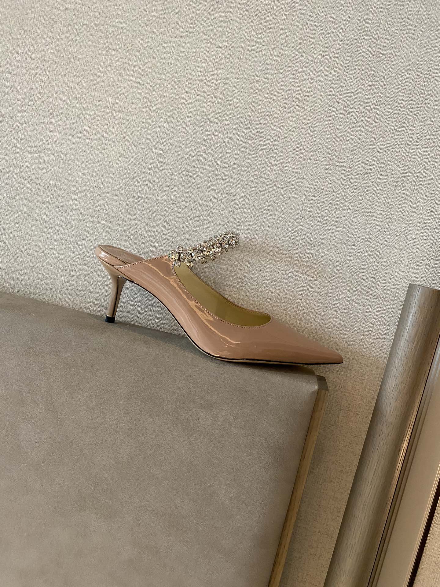 JIMMY CHOO ポインテッドトゥパンプス 輸入漆皮 フルグレインクリスタルシープスキン イタリア製本革底 1.0/6.5/8.5cm