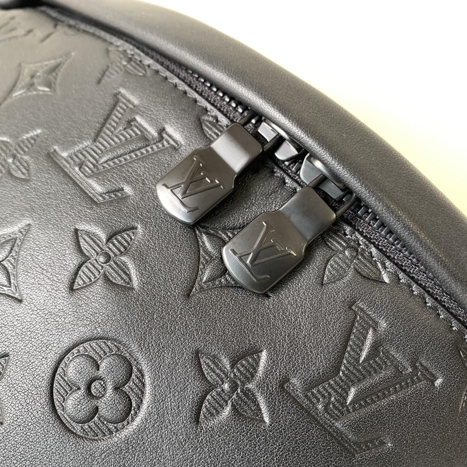 原厂皮M44388黑花皮料是正品法国A级品质手工油边细节非常精致尺寸:47x20x9