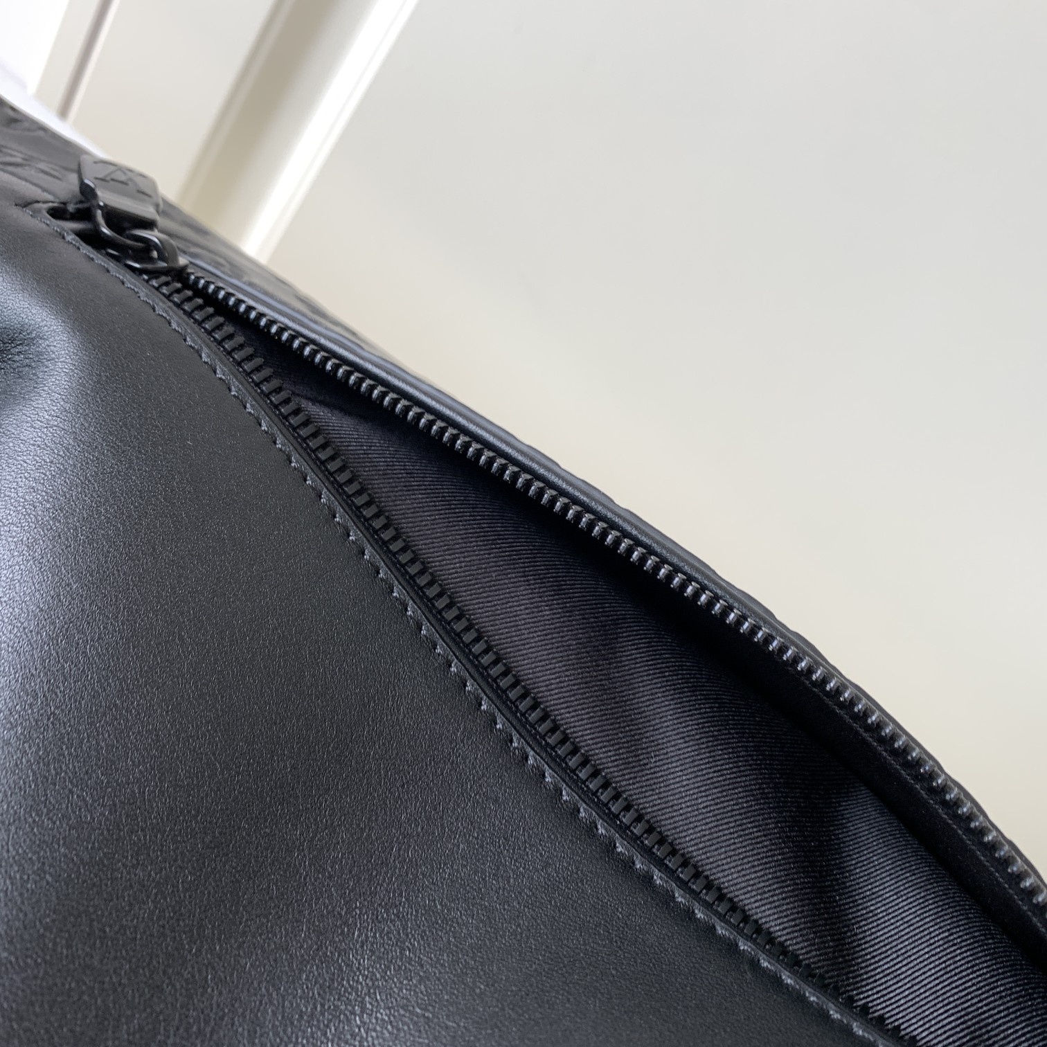 原厂皮M44388黑花皮料是正品法国A级品质手工油边细节非常精致尺寸:47x20x9
