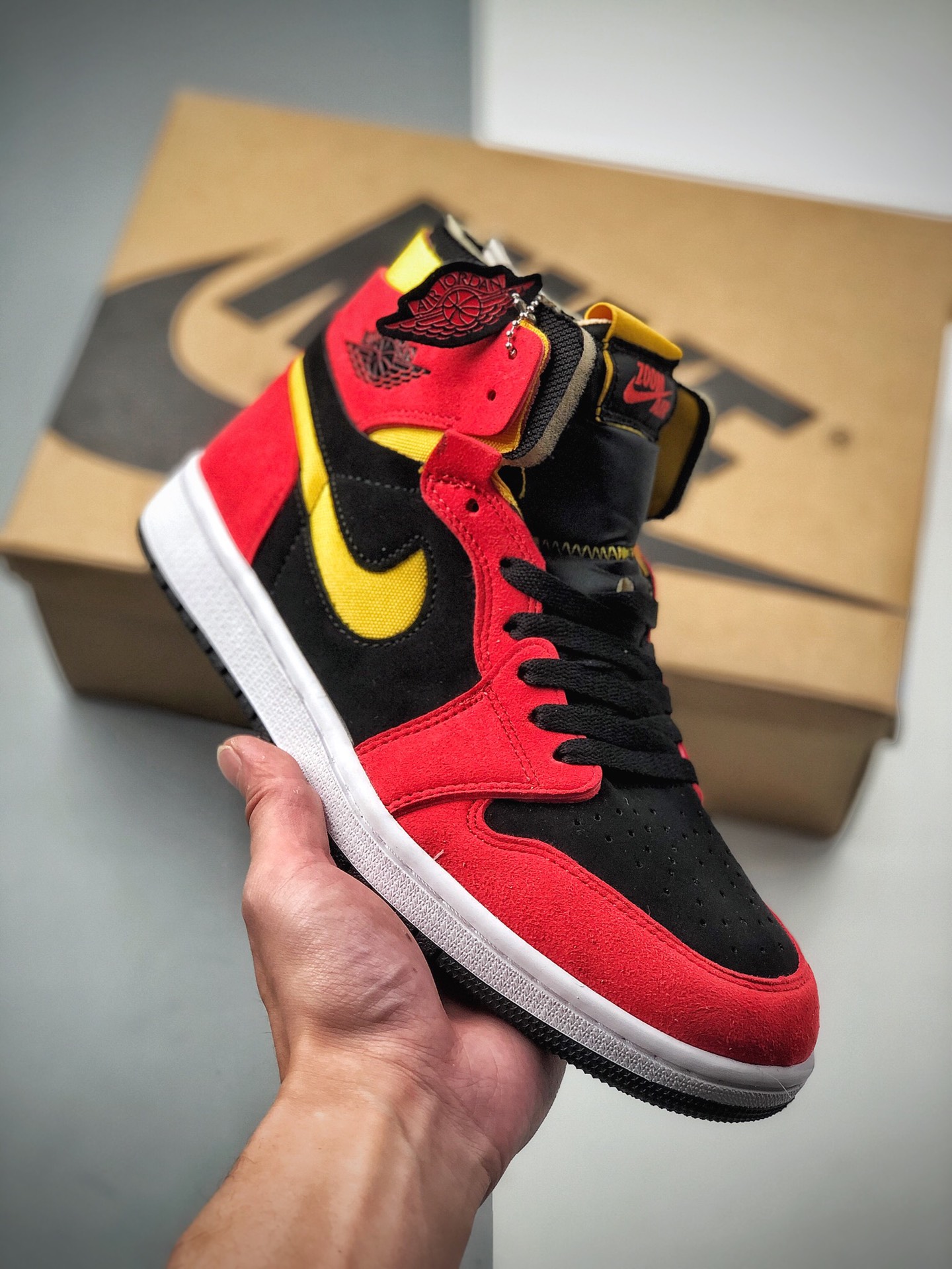 Air Jordan 1 Zoom CMFT “Chile Red” negro/rojo, desarrollo con la horma y el cartón originales, la forma coincide perfec…