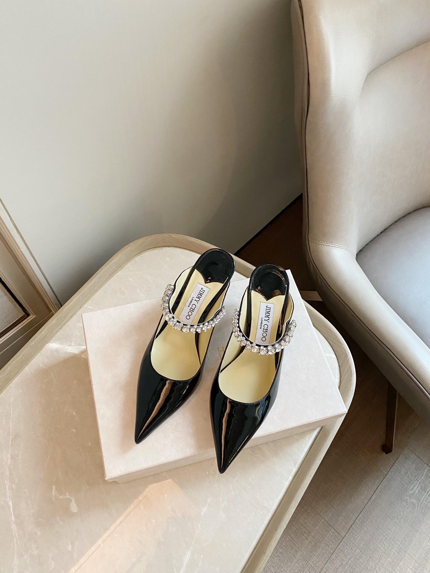 JIMMY CHOO 뾰족한 앞코 플랫 슈즈 수입 특허가죽 풀그레인 크리스탈 양가죽 이탈리아 천연가죽 밑창 1.0/6.5/8.5cm