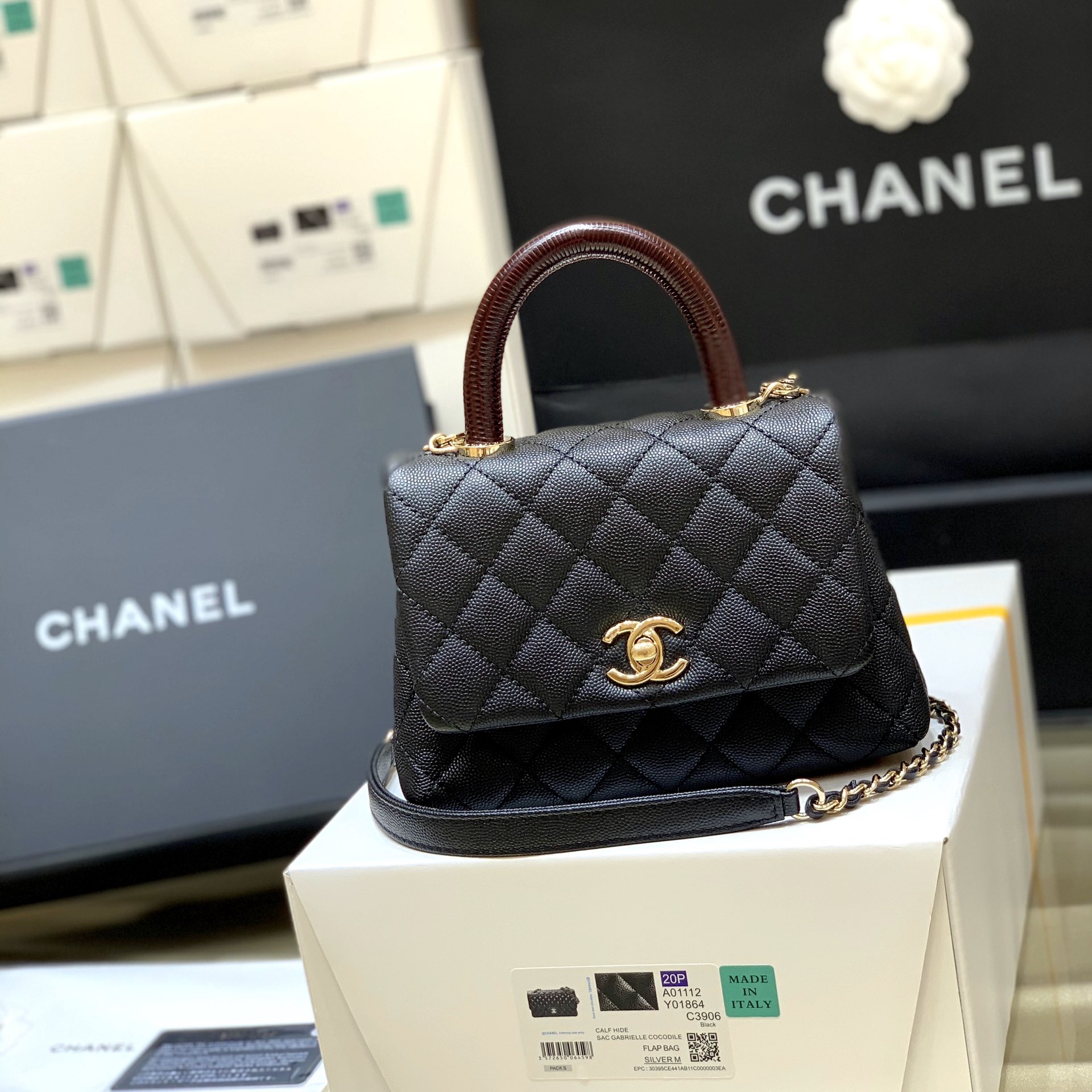 CHANEL 经典coco handle Mini 19CM AS2215黑色/酒红手柄/红色内里