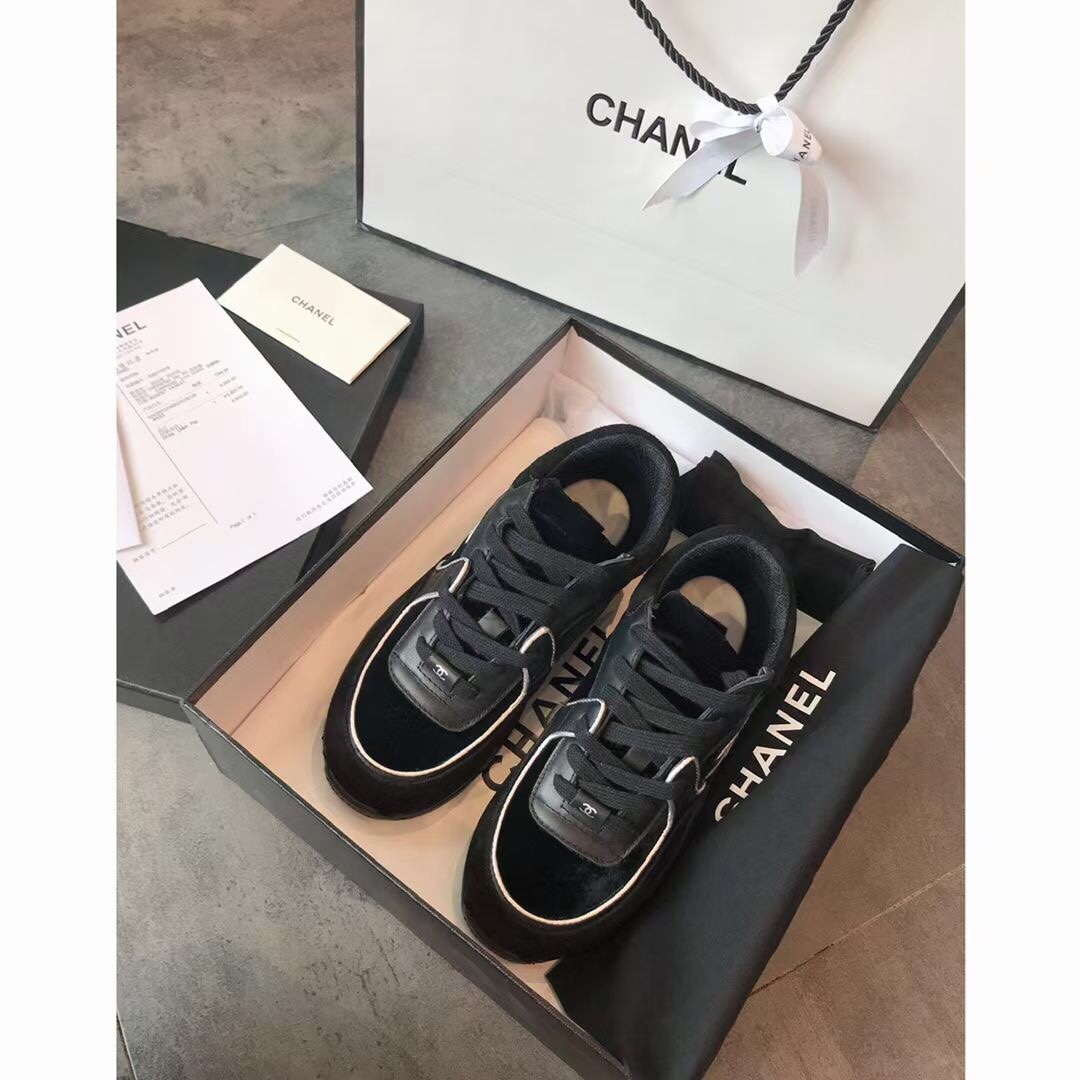 NO:245728,Men and women P/【Comprehensive upgrade】【CHANEL】Chanel early spring couple style Women's fashionable, comfortable and versatile, casual sports shoes, Powerful Street Fighter New color scheme Hot items~ The upper adds more fashion elements to restore the original technology fabric 3D flying knitting high-temperature injection molding a whole piece of fabric spliced ​​on the inside!  Breathable and lightweight on the outside, classic double C pattern embossing process, original diamond embossing return insole, upper original cow velvet imported cowhide, inner lining original breathable net, outsole, original wear-resistant TRTPU original sole, packaging full set of high-end packaging [brand ribbon, small fragrant camellia original certificate, original card invoice, one-paid shoelace] Size 35~41, male 39~45 (female 41, 42, male 45 will not be returned), casual shoes/sports shoes, chanel, chanel, sneakers, cowhide19860909男女P/【全面升级】【CHANEL】香奈儿早春情侣款 女士时尚、舒适百搭、休闲运动鞋,实力街霸 新配色 热卖单品~鞋面增加更多时尚元素 还原原版科技面料 3D飞织高温注压成型一整块的面料在内侧拼接而成！上脚透气轻薄外侧经典双C图案压印工艺制作 原版菱格压印回力鞋垫 鞋面原版牛绒进口牛皮 内里原版透气网 大底原版耐磨TRTPU原版大底 包装全套高端包装【品牌丝带小香山茶花原版证书原版卡片发票一付鞋带】 码数女35～41,男39～45（女41、42,男45不退换）,休闲鞋/运动鞋,chanel,chanel,sneakers,cowhide,Women's Shoes