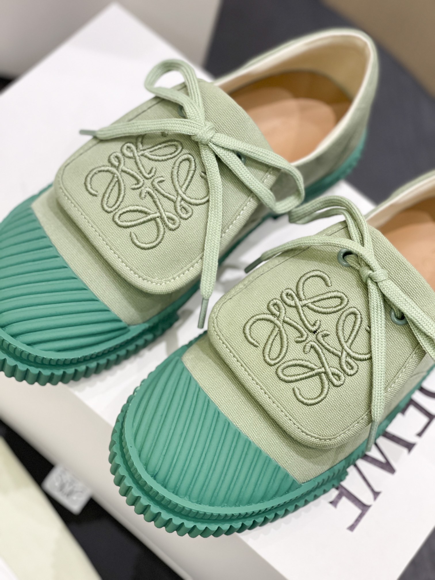 LOEWE罗意威2021早春新款刺绣