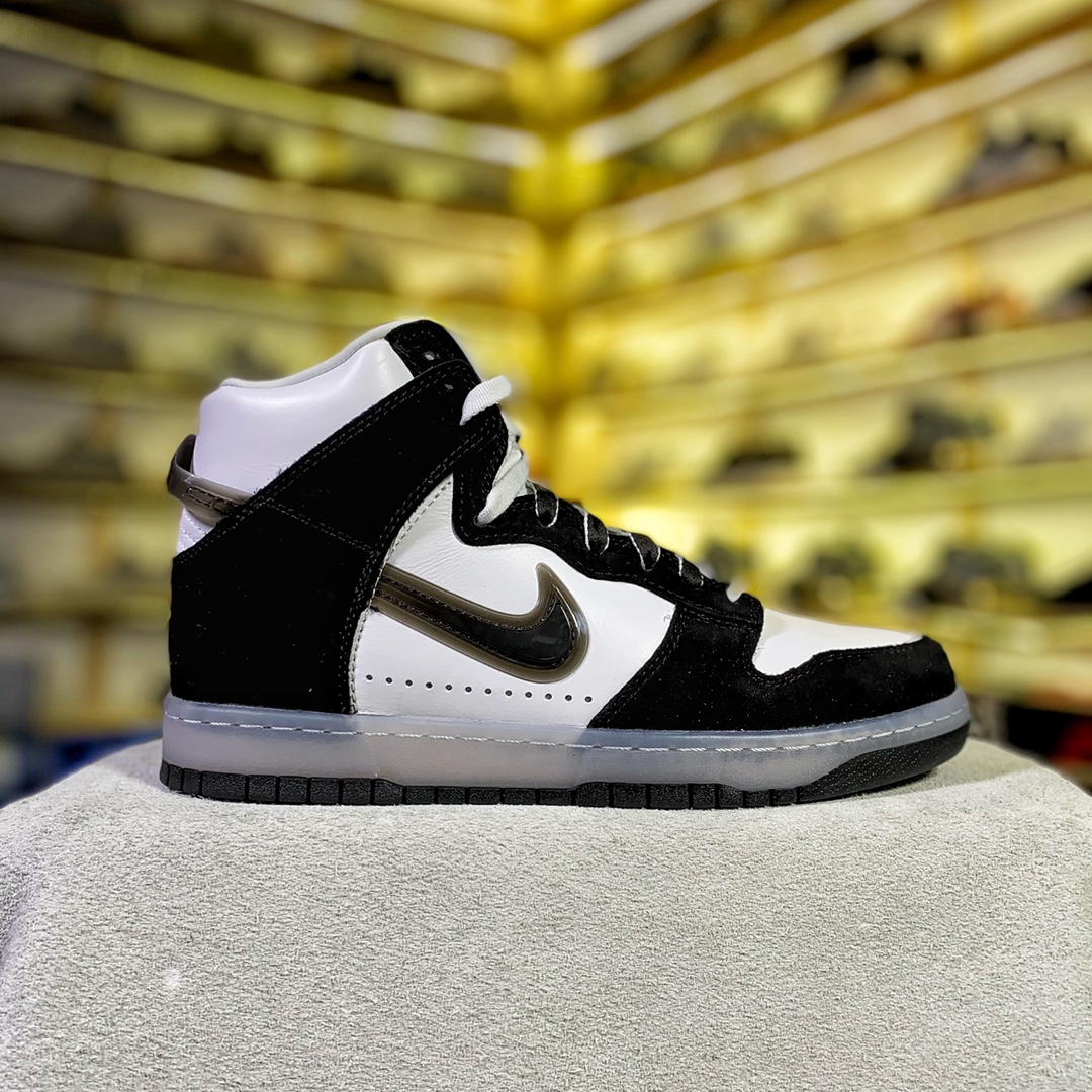 F5  Dunk高帮联名黑白 纯原出货“Slam Jam”联名 纯原生产线出品品质天花板货号：DA1639-101 尺码：36-47.5带半码