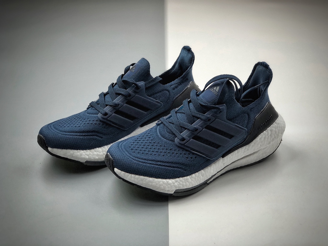 200  ULTRABOOST 21 较UB20增加6%Boost，全掌Boost将缓震和能量回馈再一次进行了升级FY0350