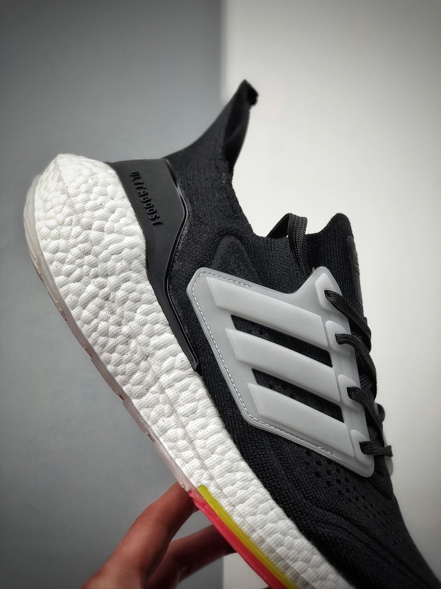 200  ULTRABOOST 21 较UB20增加6%Boost FY0356