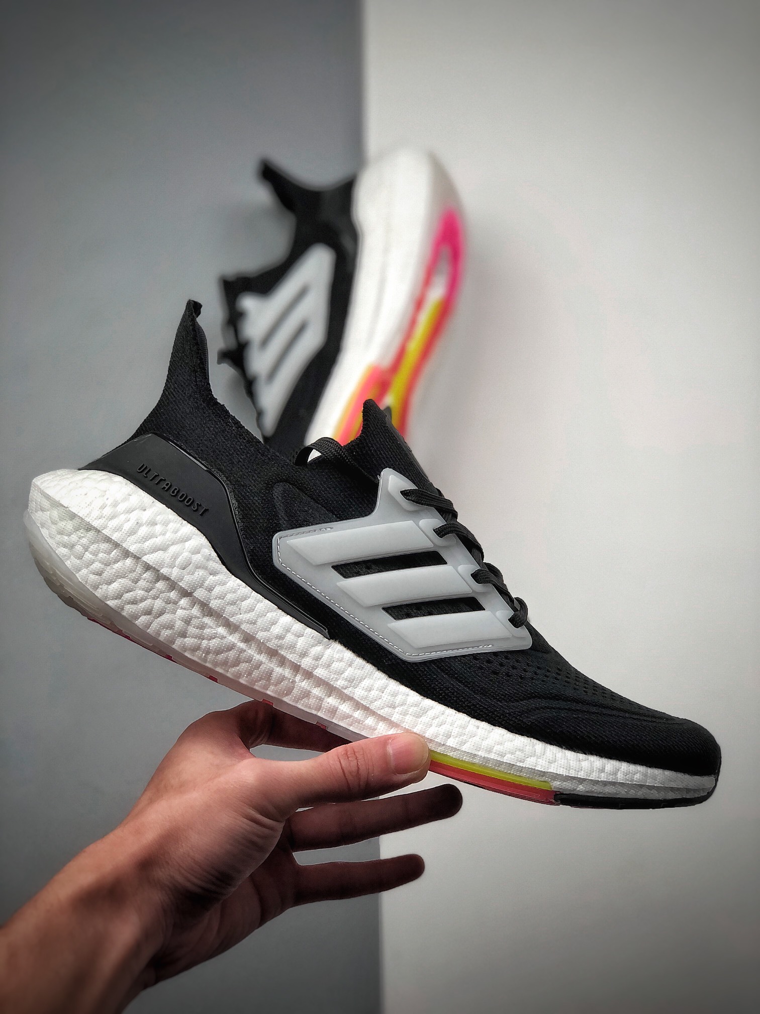 200  ULTRABOOST 21 较UB20增加6%Boost FY0356