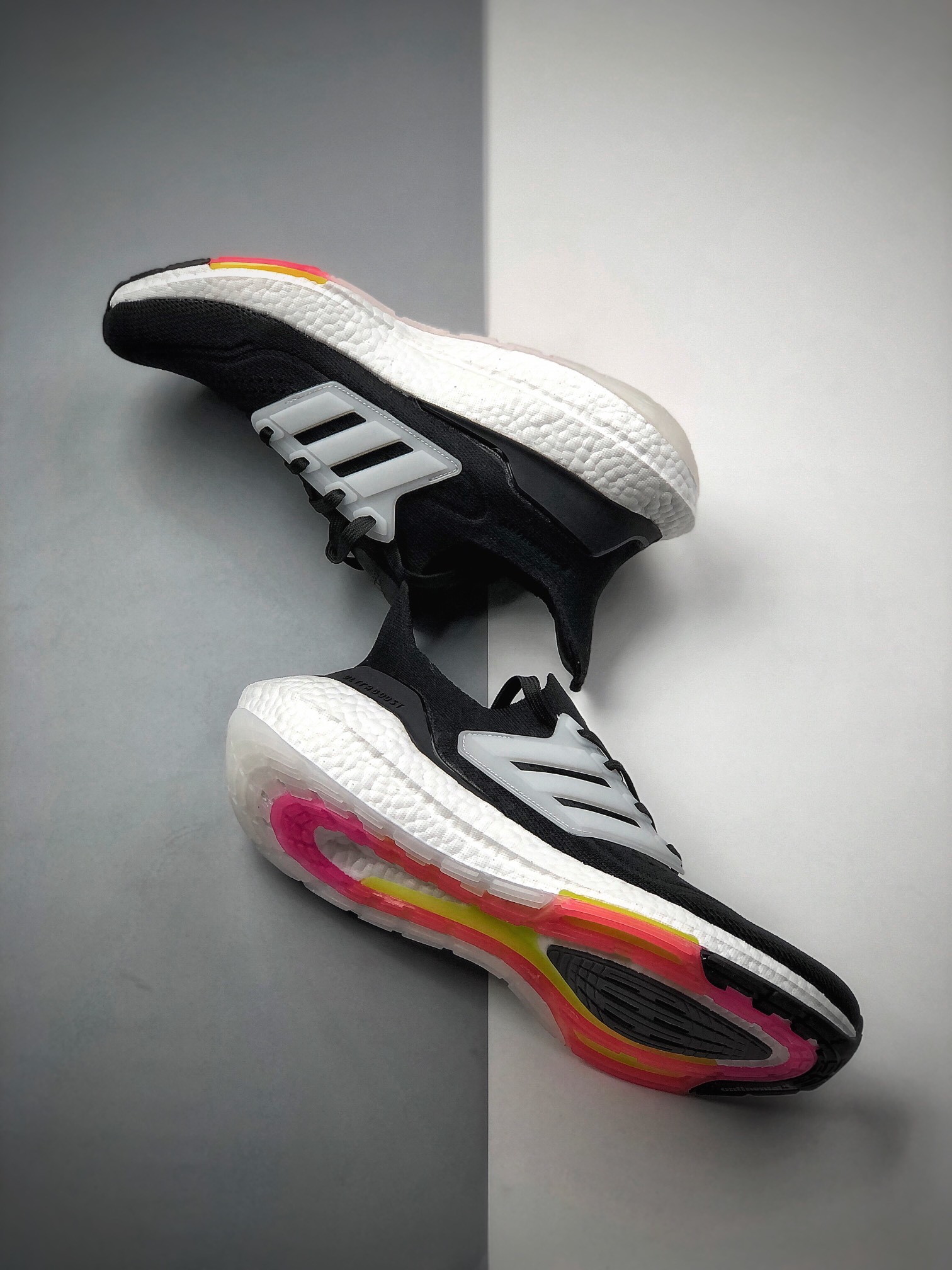 200  ULTRABOOST 21 较UB20增加6%Boost FY0356