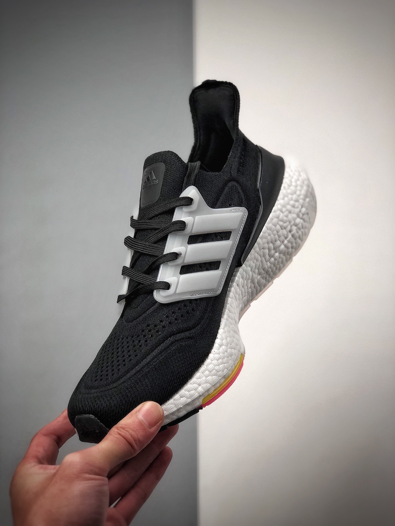 200  ULTRABOOST 21 较UB20增加6%Boost FY0356