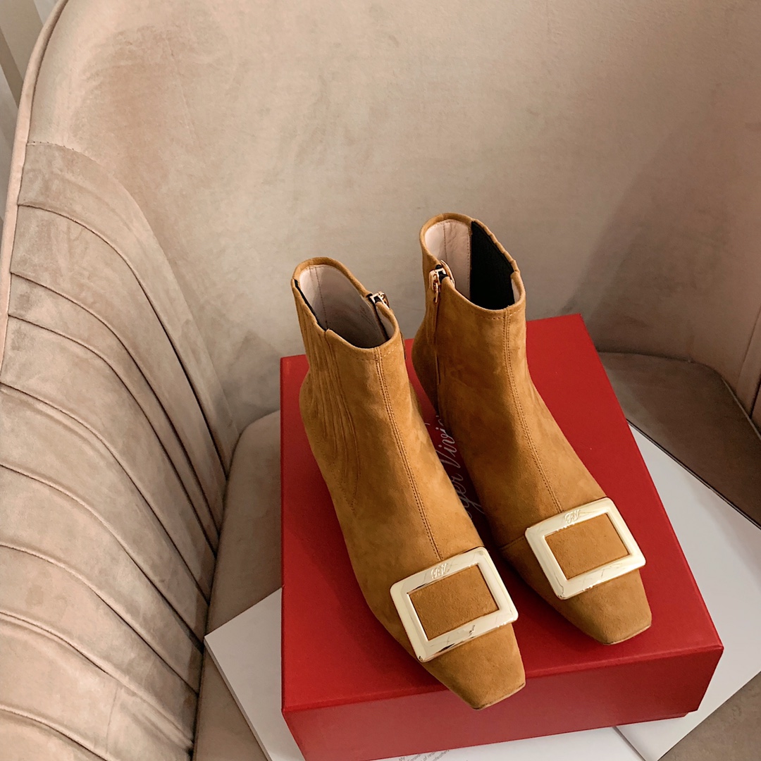 NO:534004,【RV】Belle Vivier Nude Boot Series 'Maple Leaf Yellow Suifeng': (City Face Edition Black Original Leather Sole) The 55th Anniversary of the birth of the classic metal square buckle, which gives a new style of nude boots, must not be missed, the outside has an elastic band that is comfortable and not restricted. The inside zipper is super convenient to put on and off, and the temperament is charming 1. Italian suede calfskin/gloss imported calfskin 2. Round version of the mold open geometric square heel, heel height 4.5cm 3. Italian imported black leather sole 35-39 (40 customization without return and exchange), boots, boots, cowhide, Leather soles19860909【RV】Belle Vivier裸靴系列 「枫叶黄绒面」 :（市面对版黑色原色真皮大底） 经典金属方扣诞生55周年赋予新风格的裸靴一定不能错过上脚无敌好看.外侧有弹力带舒适不束缚.内侧拉链穿脱超方便～气质又迷人 1.意大利绒面小牛皮/光面进口小牛皮 2.圆版开模几何方跟,跟高4.5cm 3.意大利进口黑色真皮大底 35-39（40定制不退换）,靴子,boots,cowhide,Leather soles,Women's Shoes