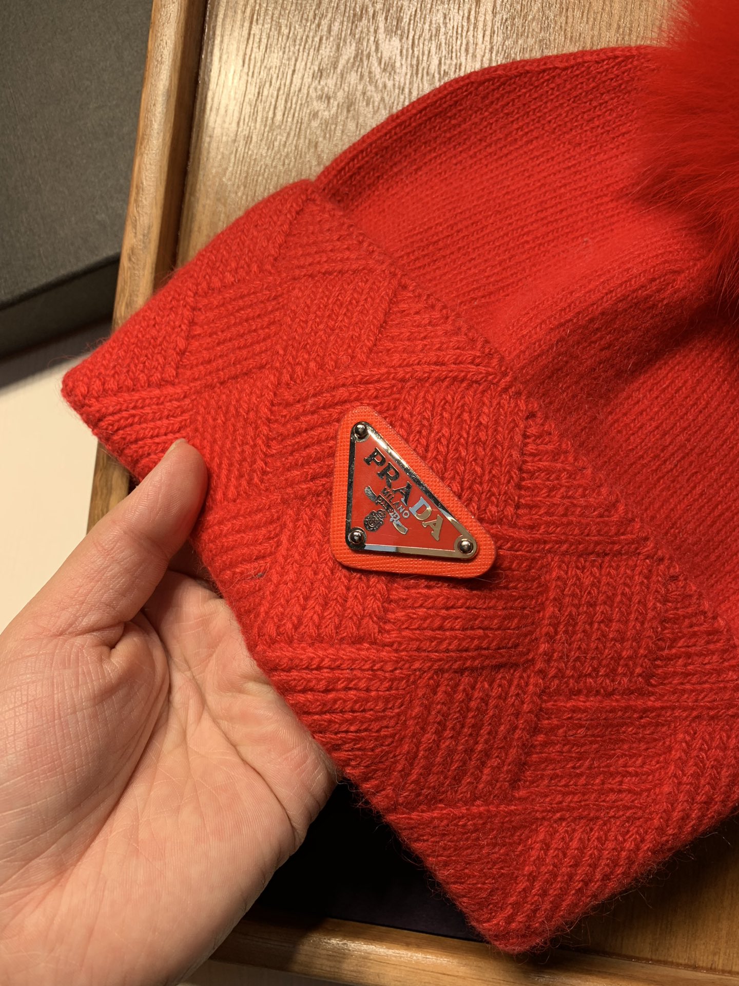 🌹。Prada。【羊毛单帽➕狐狸毛球】客供小羊毛！珍贵典藏的灵魂帽子！客供色纱.每个颜色都非常好看！经典