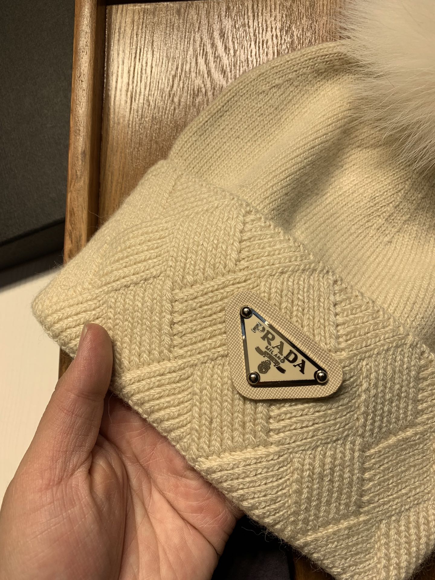 🌹。Prada。【羊毛单帽➕狐狸毛球】客供小羊毛！珍贵典藏的灵魂帽子！客供色纱.每个颜色都非常好看！经典