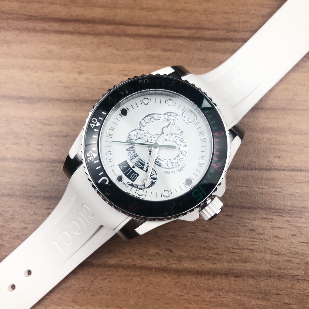 “1840 Original Gucci Diving Watch with Snake Pattern, Night Light, and 200m Waterproof” - 图片 3