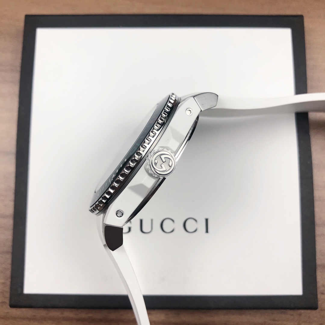 “1840 Original Gucci Diving Watch with Snake Pattern, Night Light, and 200m Waterproof” - 图片 8