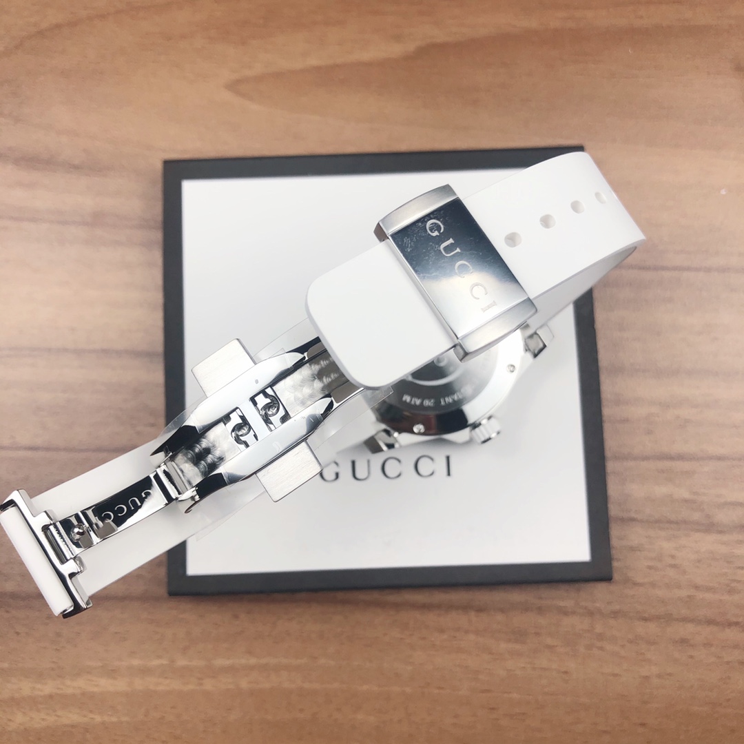 “1840 Original Gucci Diving Watch with Snake Pattern, Night Light, and 200m Waterproof” - 图片 9