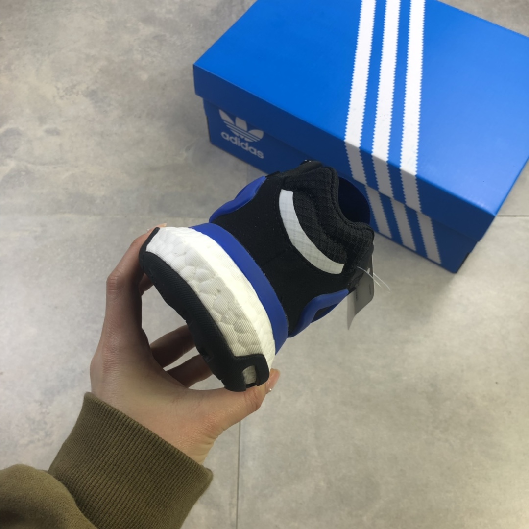 200  Adidas Originals Day Jogger 夜行者二代 新品首发街头先锋adidas Originals引入未来科技理念FW4041