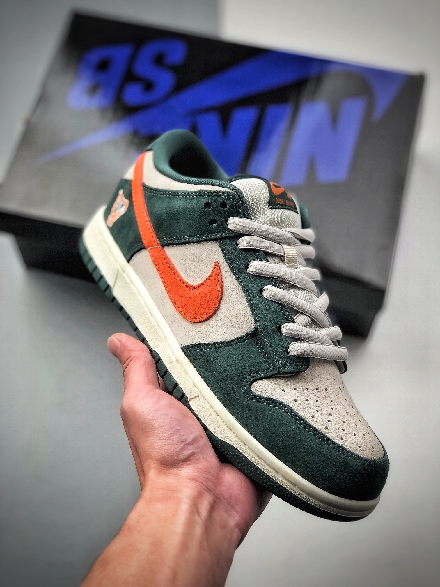 260  巴黎走秀款耐克 Dunk SB low联手EJDER 主理人打造Nike Dunk SB 巴黎时装周走秀304292-185