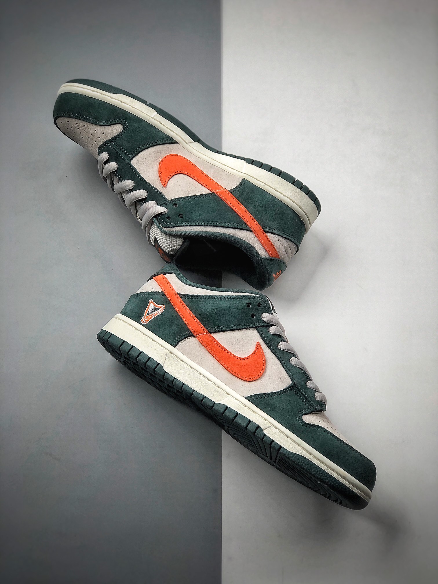 260  巴黎走秀款耐克 Dunk SB low联手EJDER 主理人打造Nike Dunk SB 巴黎时装周走秀304292-185