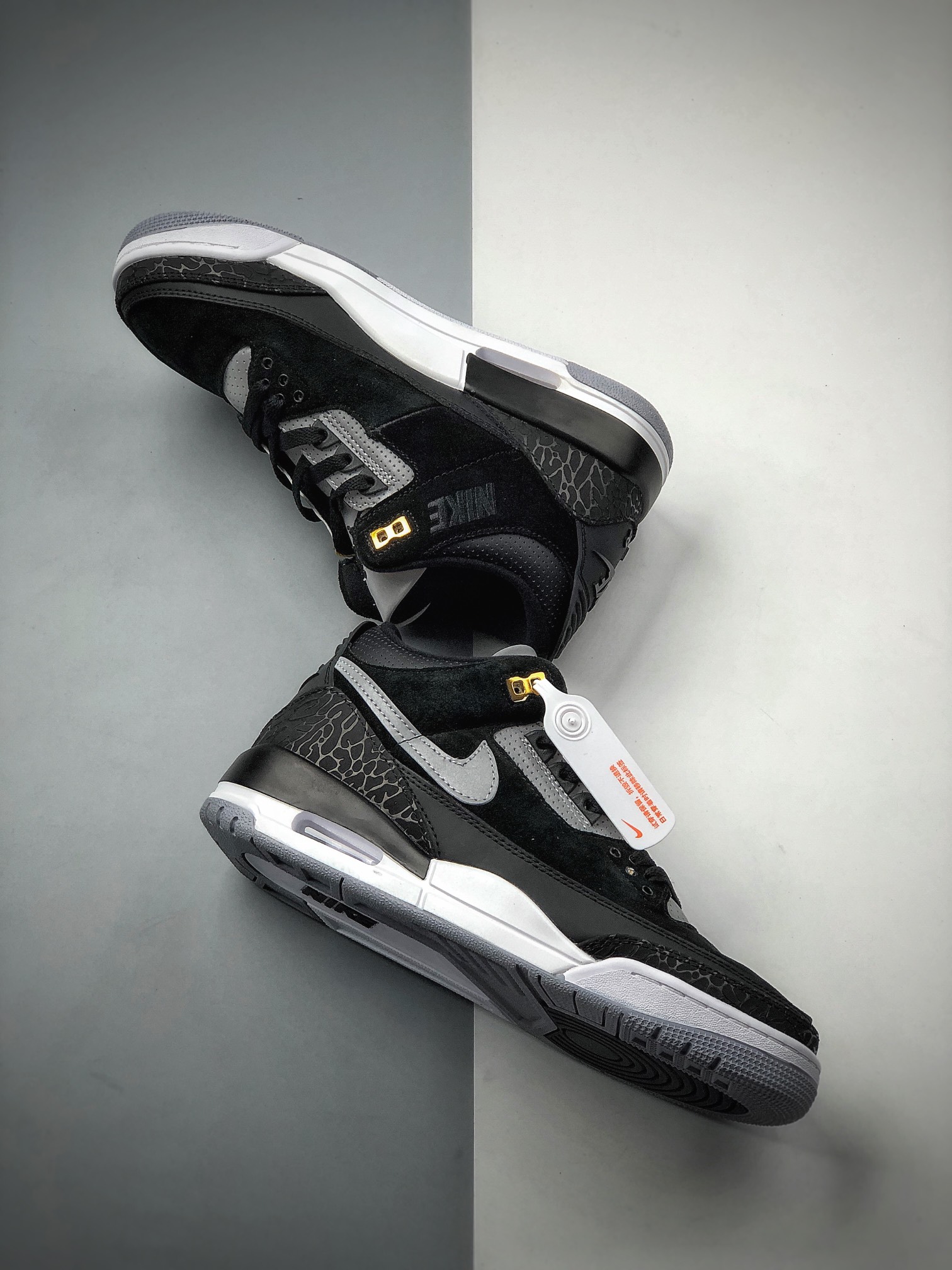 240  Air Jordan 3 Retro Tinker “Black Cement” 3M反光 CK4348-007