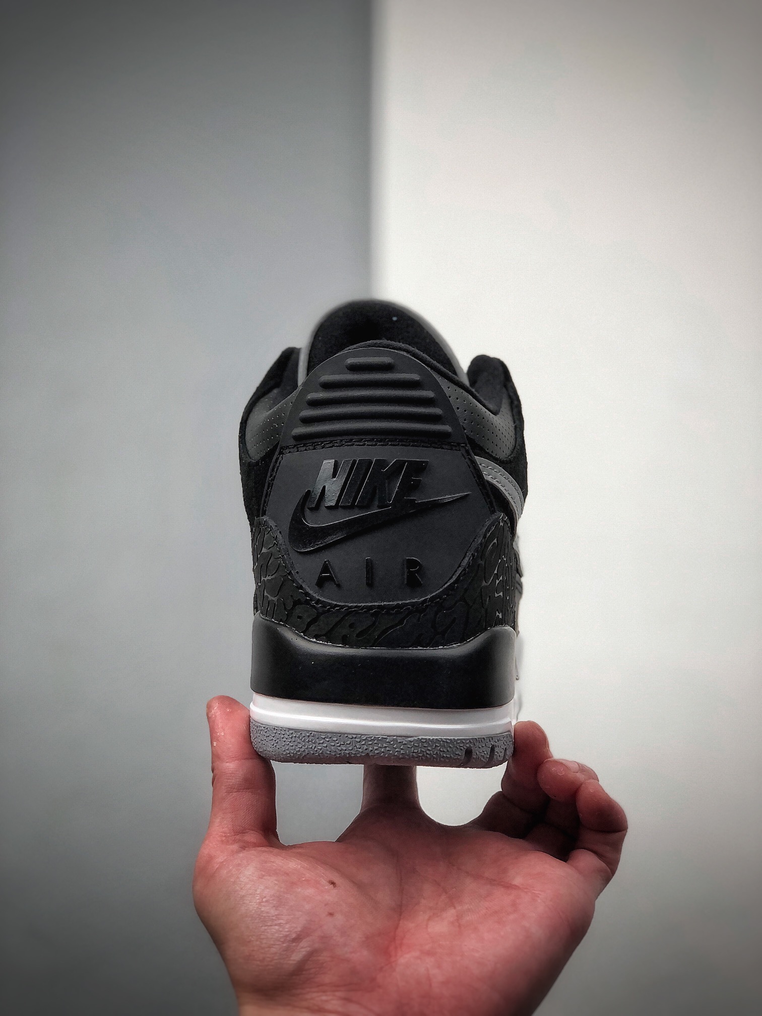240  Air Jordan 3 Retro Tinker “Black Cement” 3M反光 CK4348-007