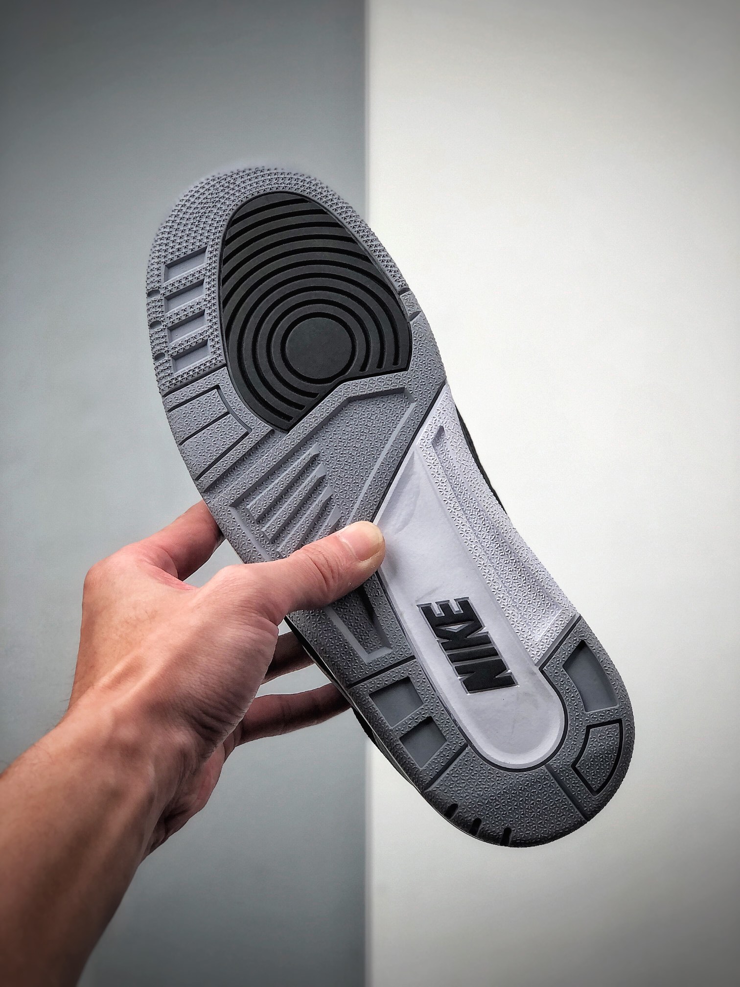 240  Air Jordan 3 Retro Tinker “Black Cement” 3M反光 CK4348-007