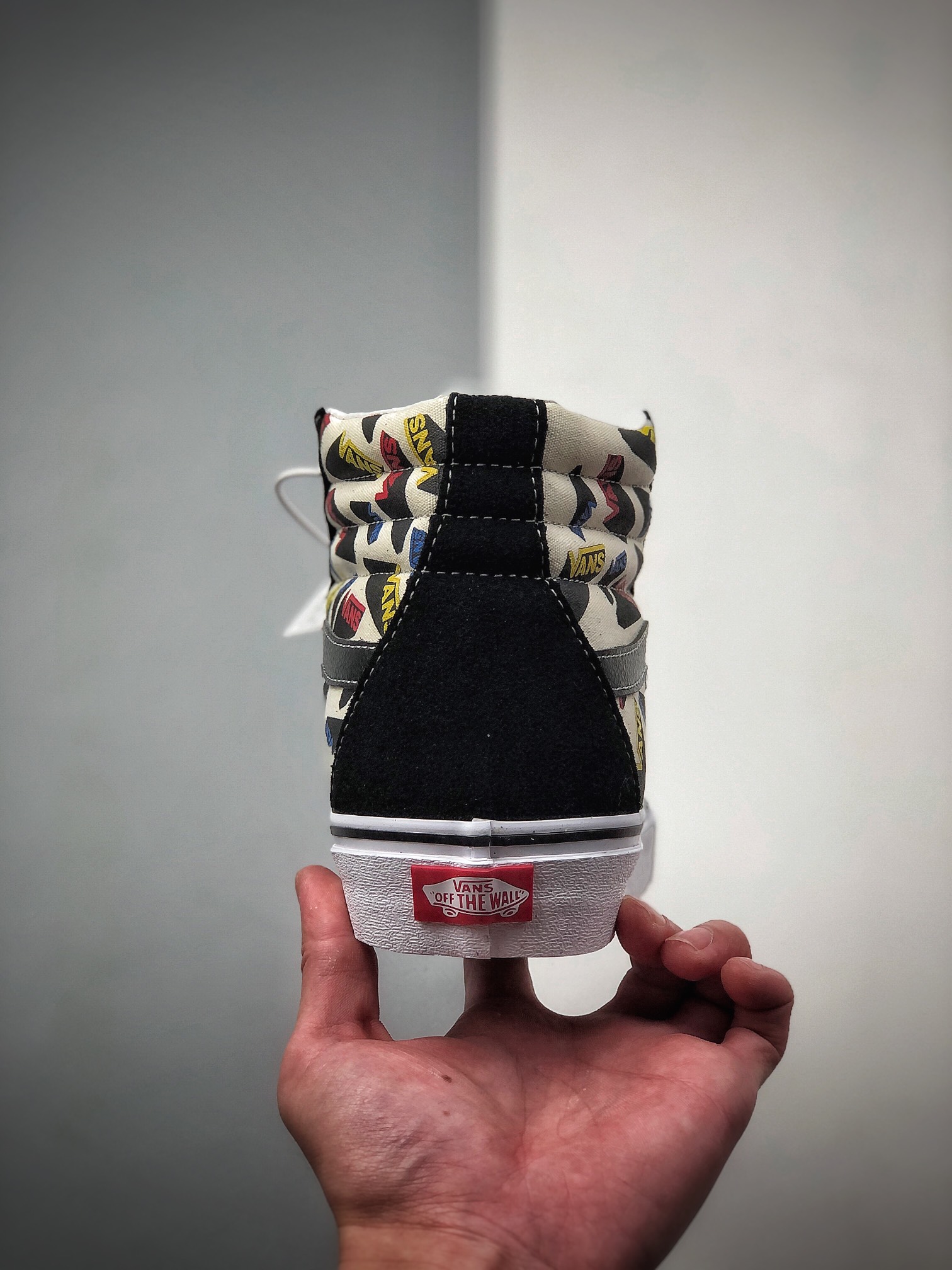 160  2020新款VANS彩色LOGO印花SK8-HI硫化高帮 VANS范斯官方2020新款彩色LOGO侧边条纹印花男女款SK8-HI高帮休闲帆布鞋   VN0A4U3C2O8