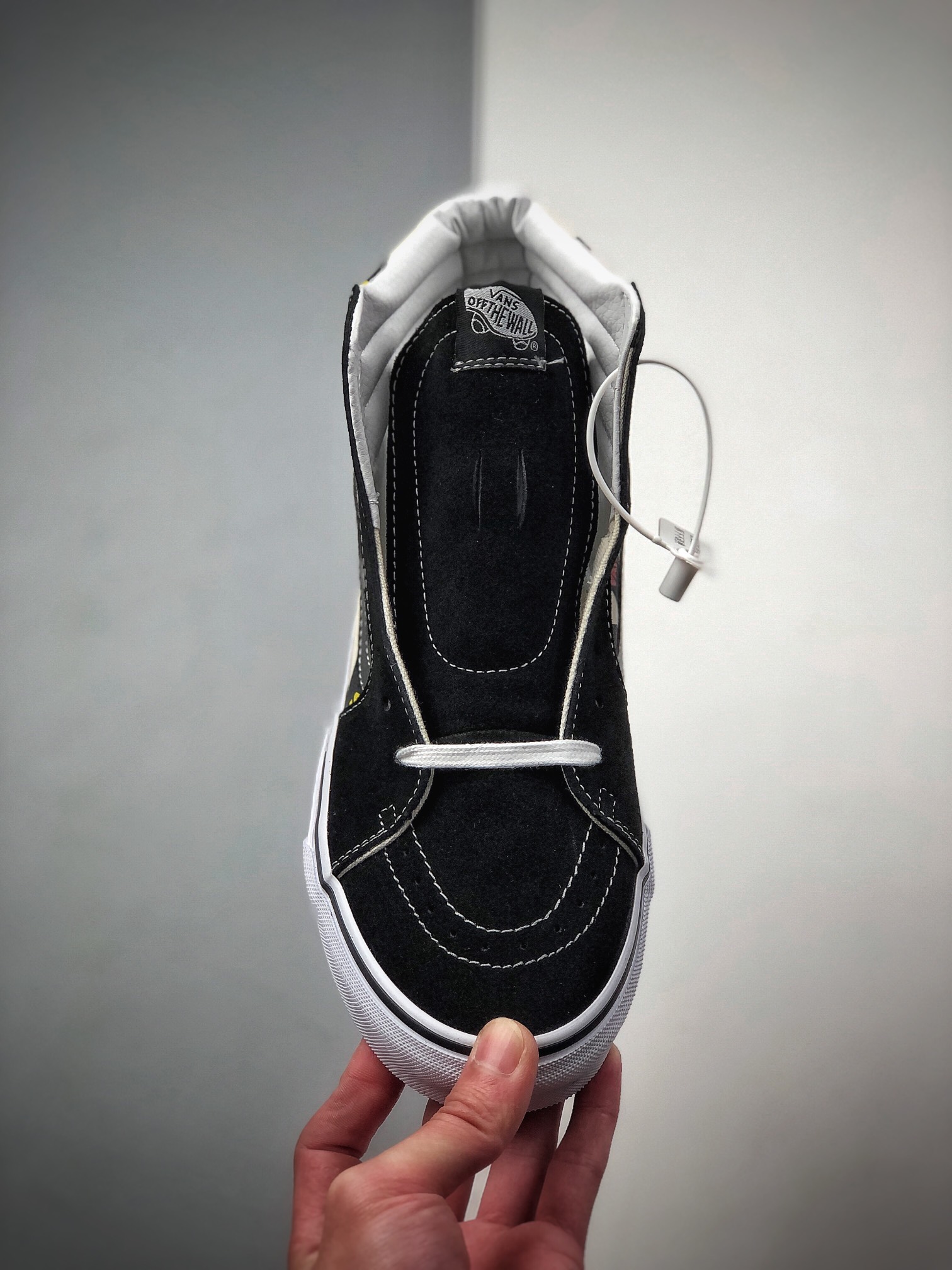 160  2020新款VANS彩色LOGO印花SK8-HI硫化高帮 VANS范斯官方2020新款彩色LOGO侧边条纹印花男女款SK8-HI高帮休闲帆布鞋   VN0A4U3C2O8