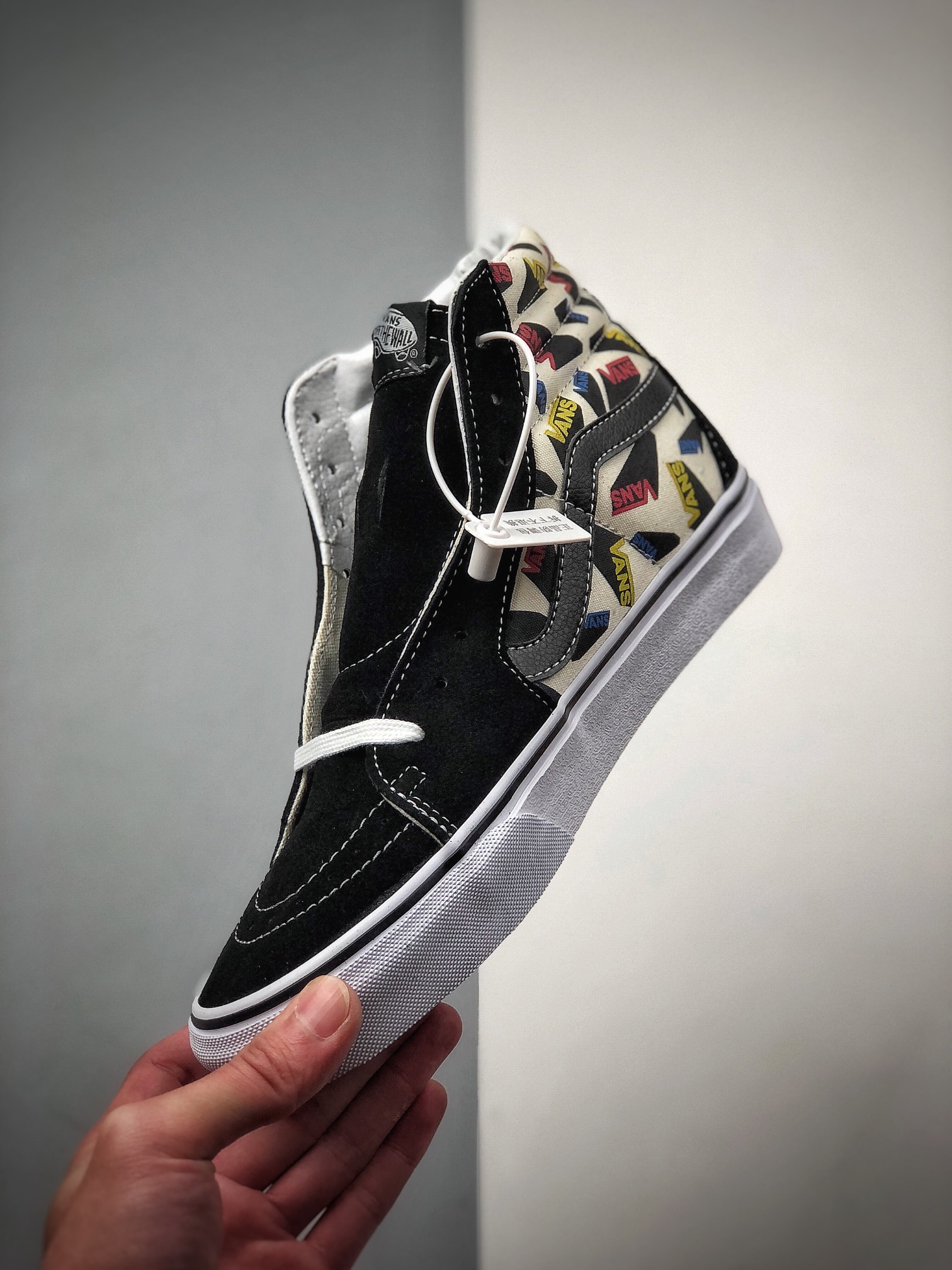 160  2020新款VANS彩色LOGO印花SK8-HI硫化高帮 VANS范斯官方2020新款彩色LOGO侧边条纹印花男女款SK8-HI高帮休闲帆布鞋   VN0A4U3C2O8