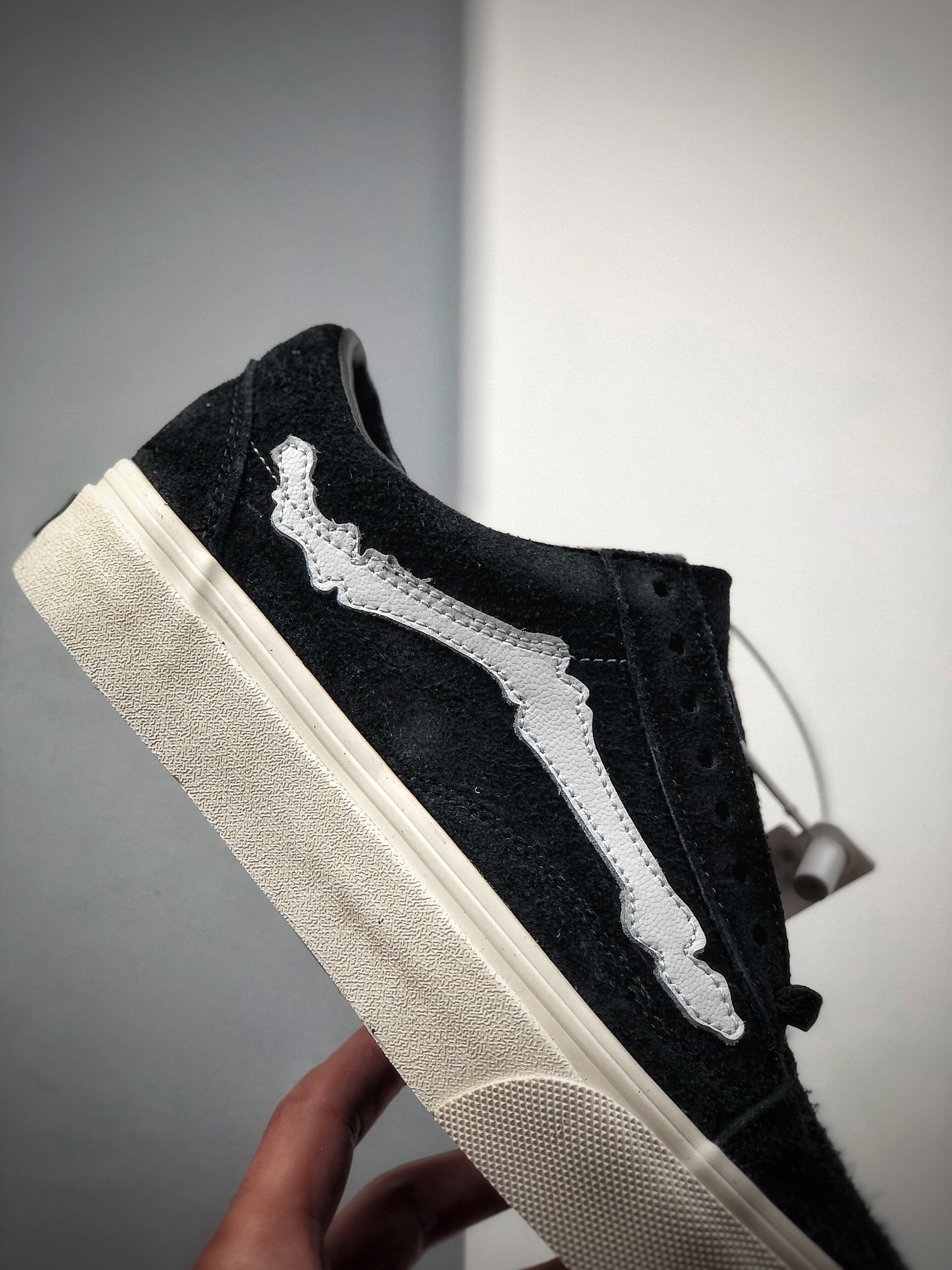 150  Blends Vans联名 Old Skool ComfyCush黑白麂皮骨头图案帆布鞋低帮