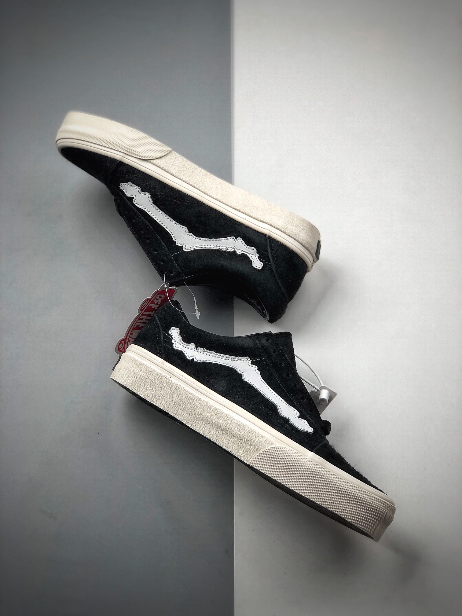 150  Blends Vans联名 Old Skool ComfyCush黑白麂皮骨头图案帆布鞋低帮