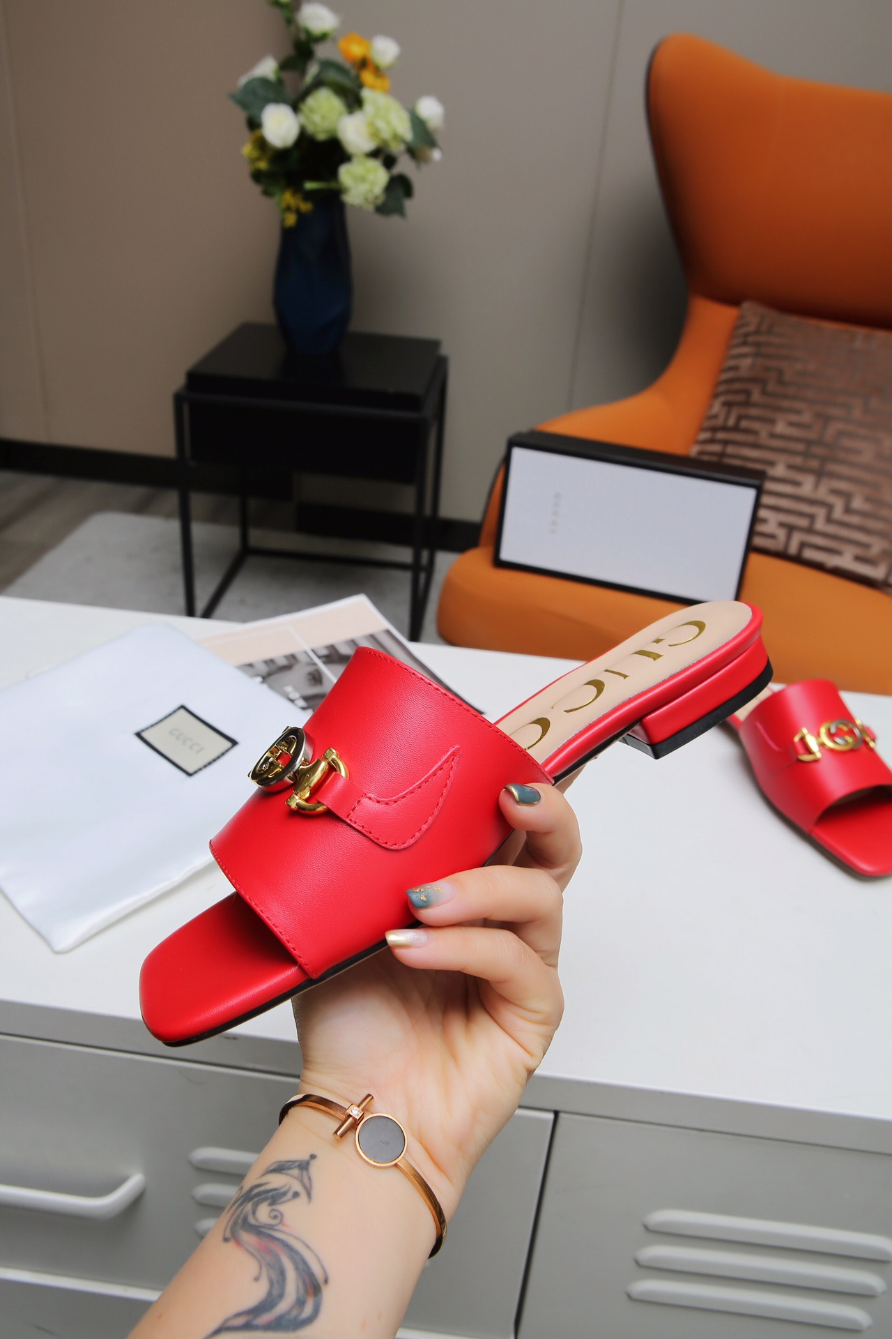 Gucci Leather Slide Sandal with Double G Hardware - Stylish & Comfortable 9 i1607788714 3852 7