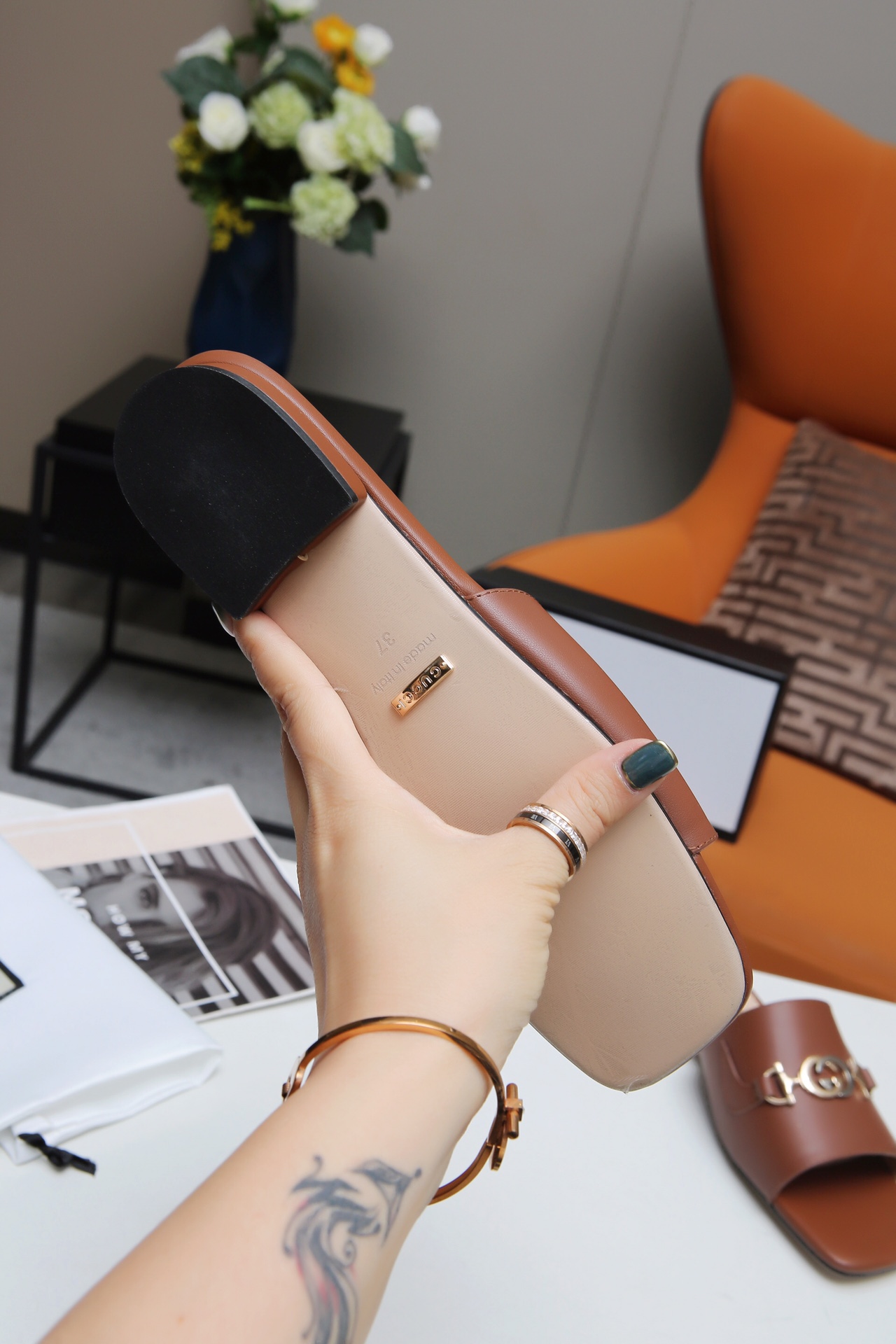 Gucci Leather Slide Sandal with Double G - Comfortable & Stylish 9 i1607789118 5828 8