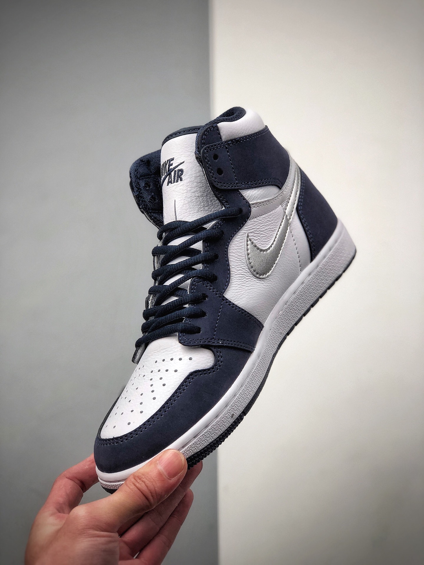 320  Nike Air Jordan 1 High OG “Game Royal”蓝白配色搭银钩原装苯胺革 AJ1乔丹一代 高帮 DC1788-100