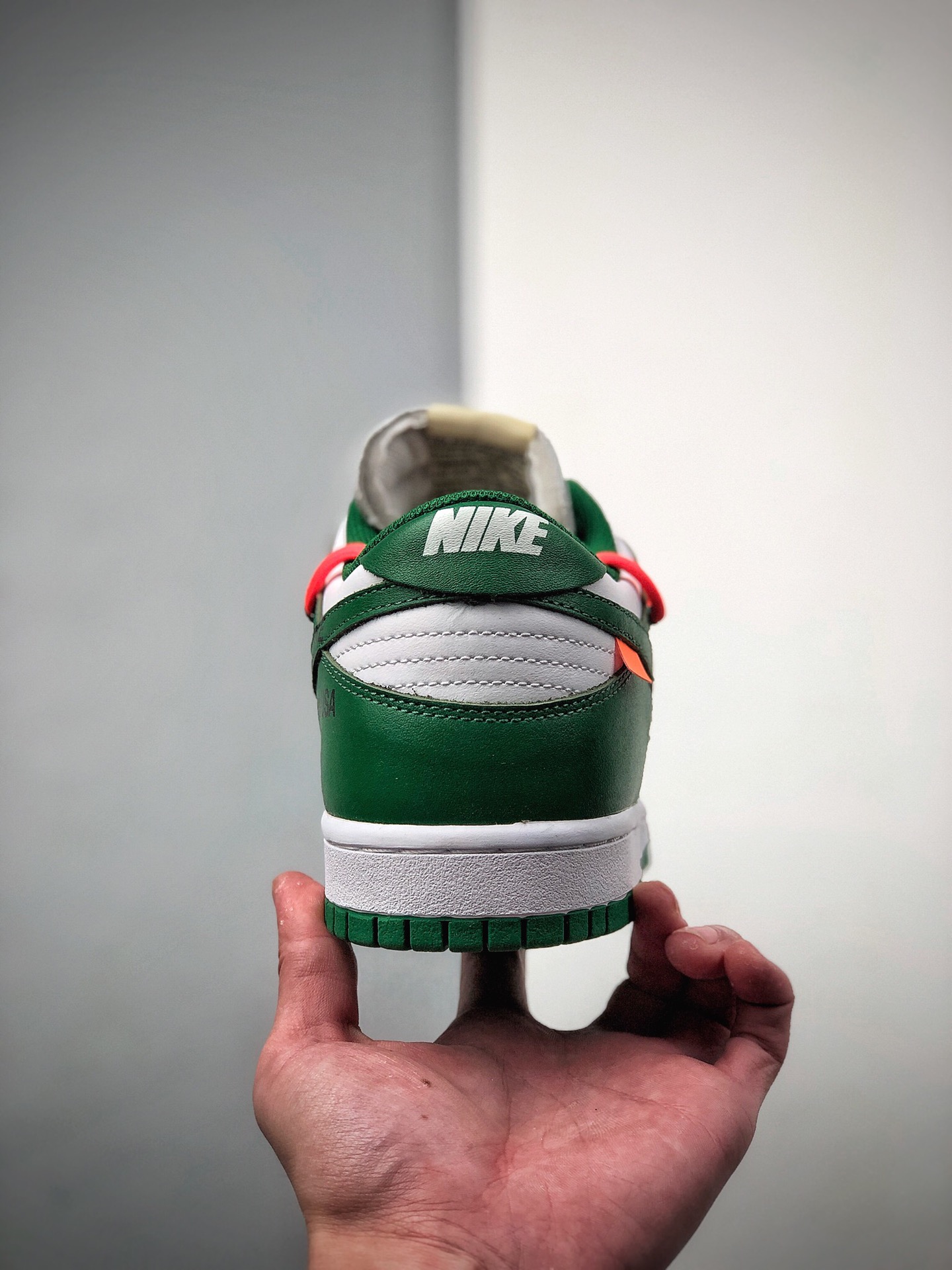 320  OFF-WHITE x Futura x Nike Dunk Low 三方联名 情侣款  CT0856-100