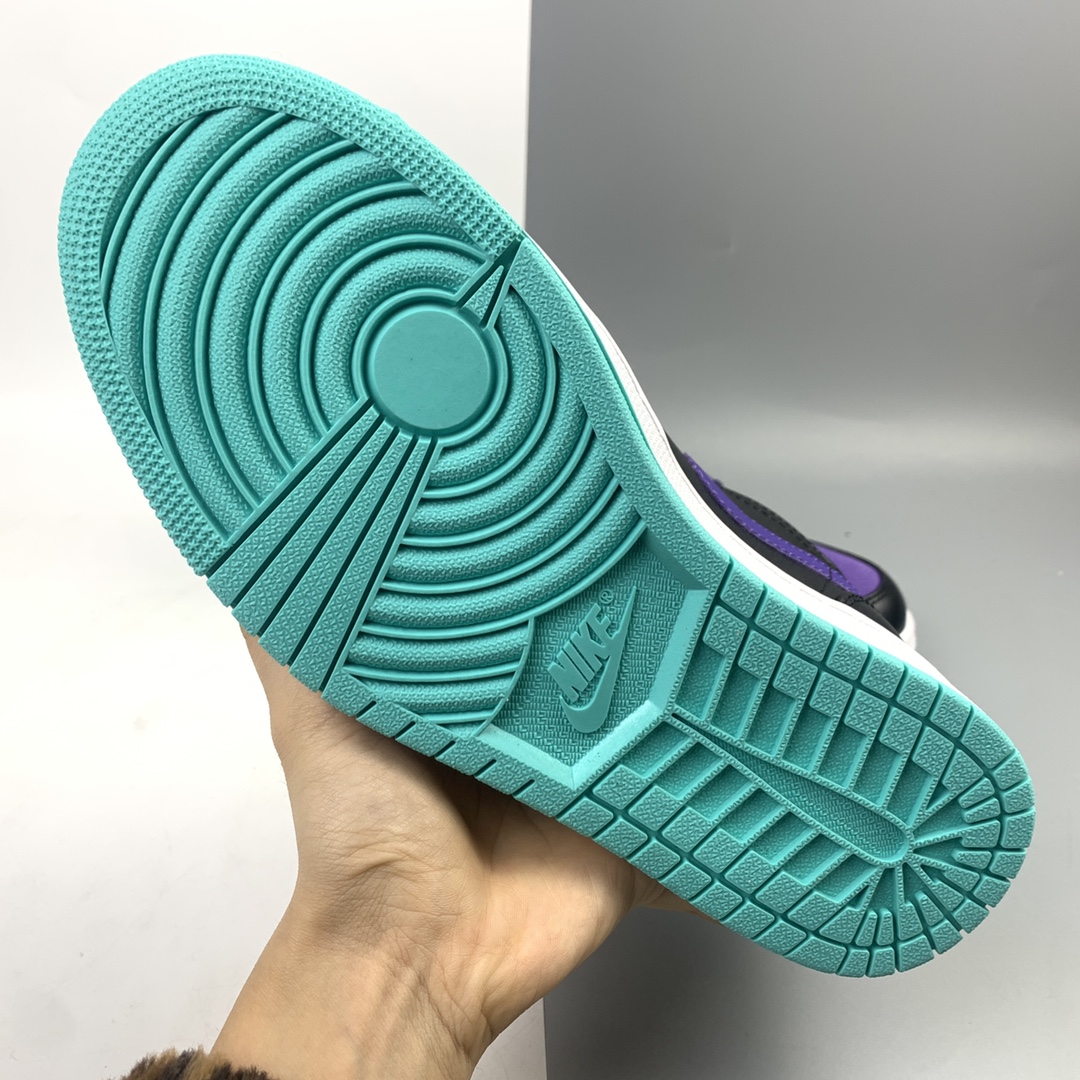 240 Air Jordan 1 Mid AJ1 乔1 中帮百搭休闲运动板鞋554724-015