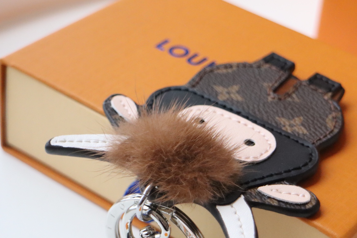 2021 Bull-Themed Bag Decor with Cow and Cattle Elements for New Year - 图片 4