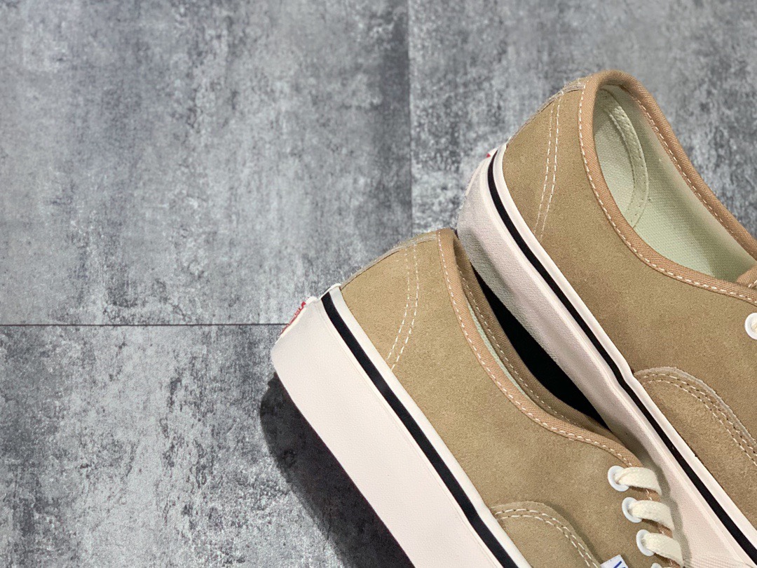 140   秋冬新款Vans Authentic  安纳海姆麂皮系列 硫化板鞋