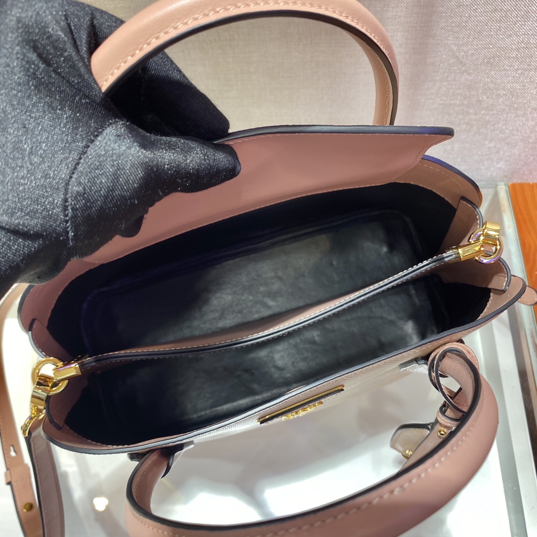 PRADA普拉达Saffiano皮革Matinée手袋1BA295