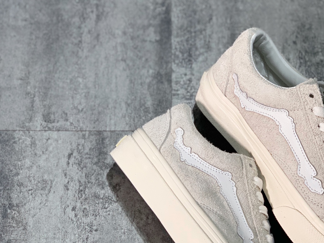 150 Blends联名Vans Old Skool ComfyCush 黑白麂皮骨头图案帆布鞋