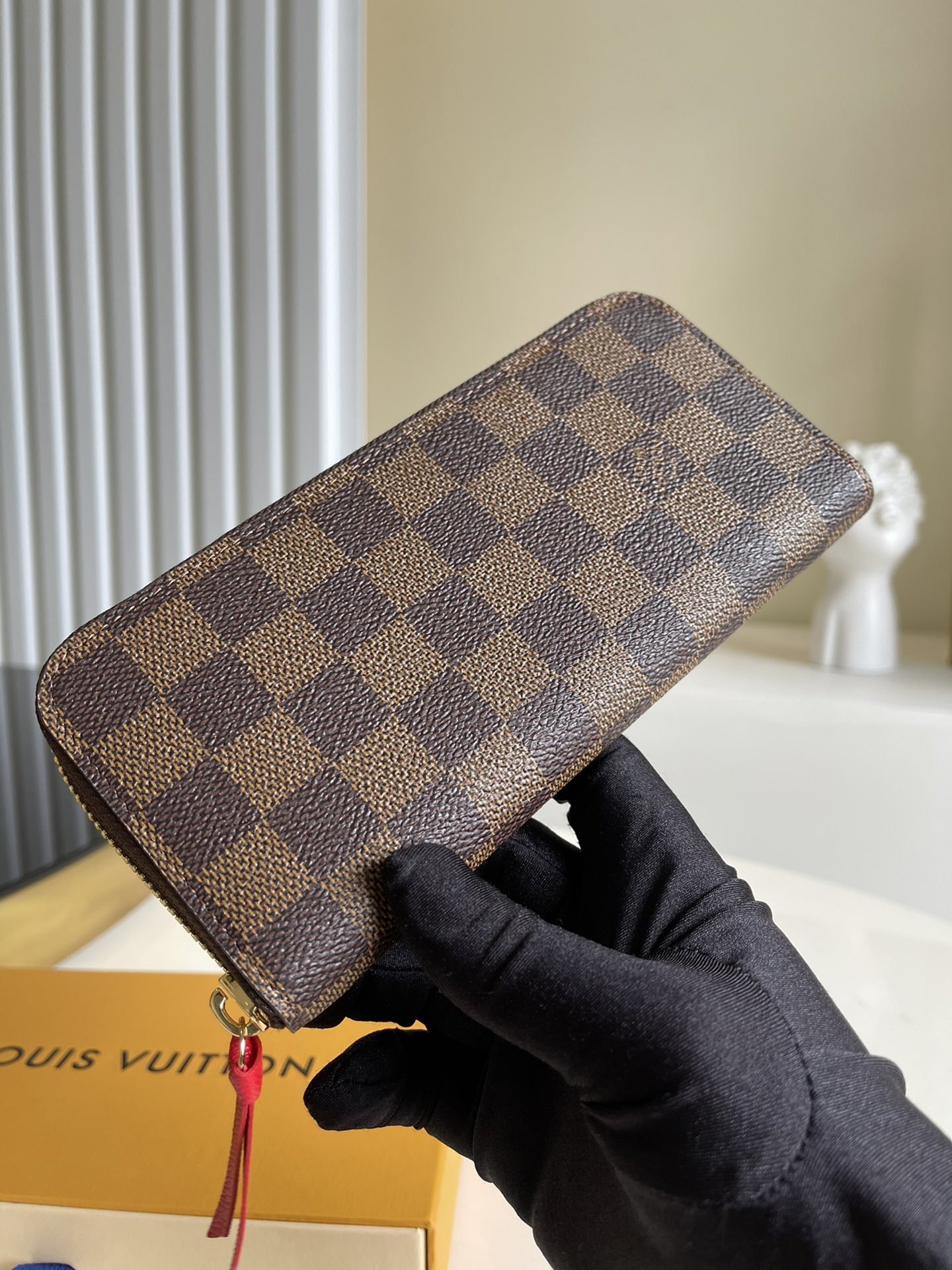 NO:396505,【Exclusive real photo N60534】Clémencel wallet is compact but full of capacity, made of exquisite and durable canvas material. Bright color lining and leather zipper show the playful charm of women. Size 19.5X9cm b.230, LV [original leather], louis vuitton19860909【独家实拍N60534】Clémencel钱夹 小巧紧凑但容量充盈,由精致耐用的帆布材质制成.亮色内衬与皮革拉链,尽显女性俏皮魅力.尺寸19.5X9cm b.230,LV【原厂皮】,louis vuitton,Bag
