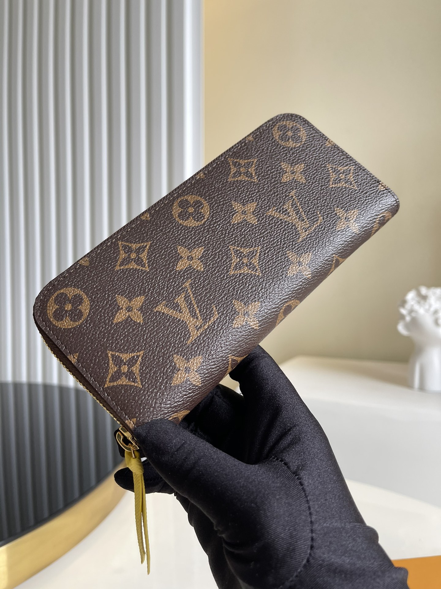 NO:396490,【Exclusive real photo M60744】Clémencel wallet is compact but full of capacity, made of exquisite and durable canvas material. Bright color lining and leather zipper show the playful charm of women. Size 19.5X9cm b.230, LV [original leather], louis vuitton19860909【独家实拍M60744】Clémencel钱夹 小巧紧凑但容量充盈,由精致耐用的帆布材质制成.亮色内衬与皮革拉链,尽显女性俏皮魅力.尺寸19.5X9cm b.230,LV【原厂皮】,louis vuitton,Bag