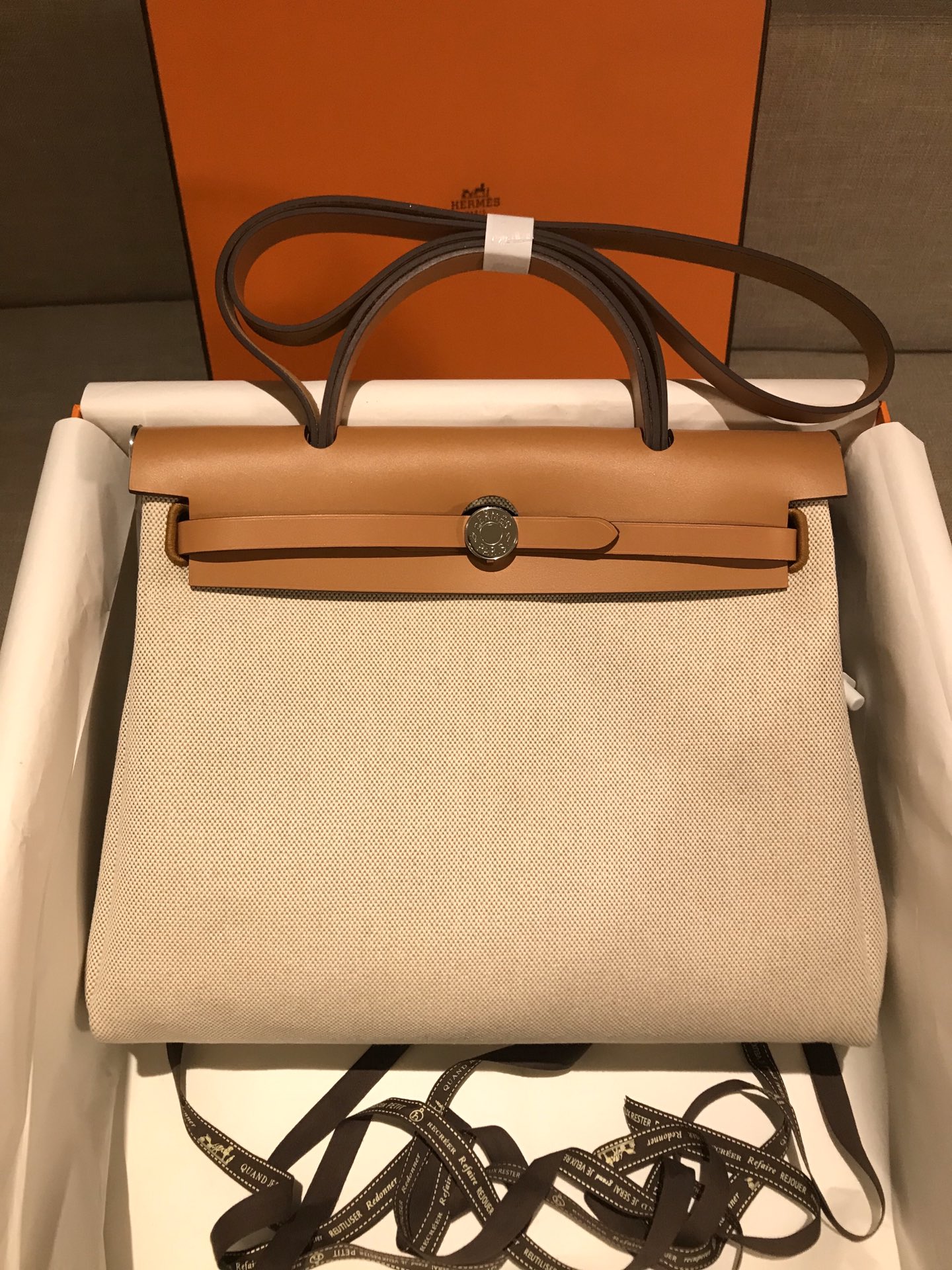 Come iniziare a vendere replica Borse Crossbody & Borse a Tracolla Beige Marrone Colore caffè Bianco 1 Come iniziare a vendere replica
Borse Crossbody & Borse a Tracolla Beige Marrone Colore caffè Bianco