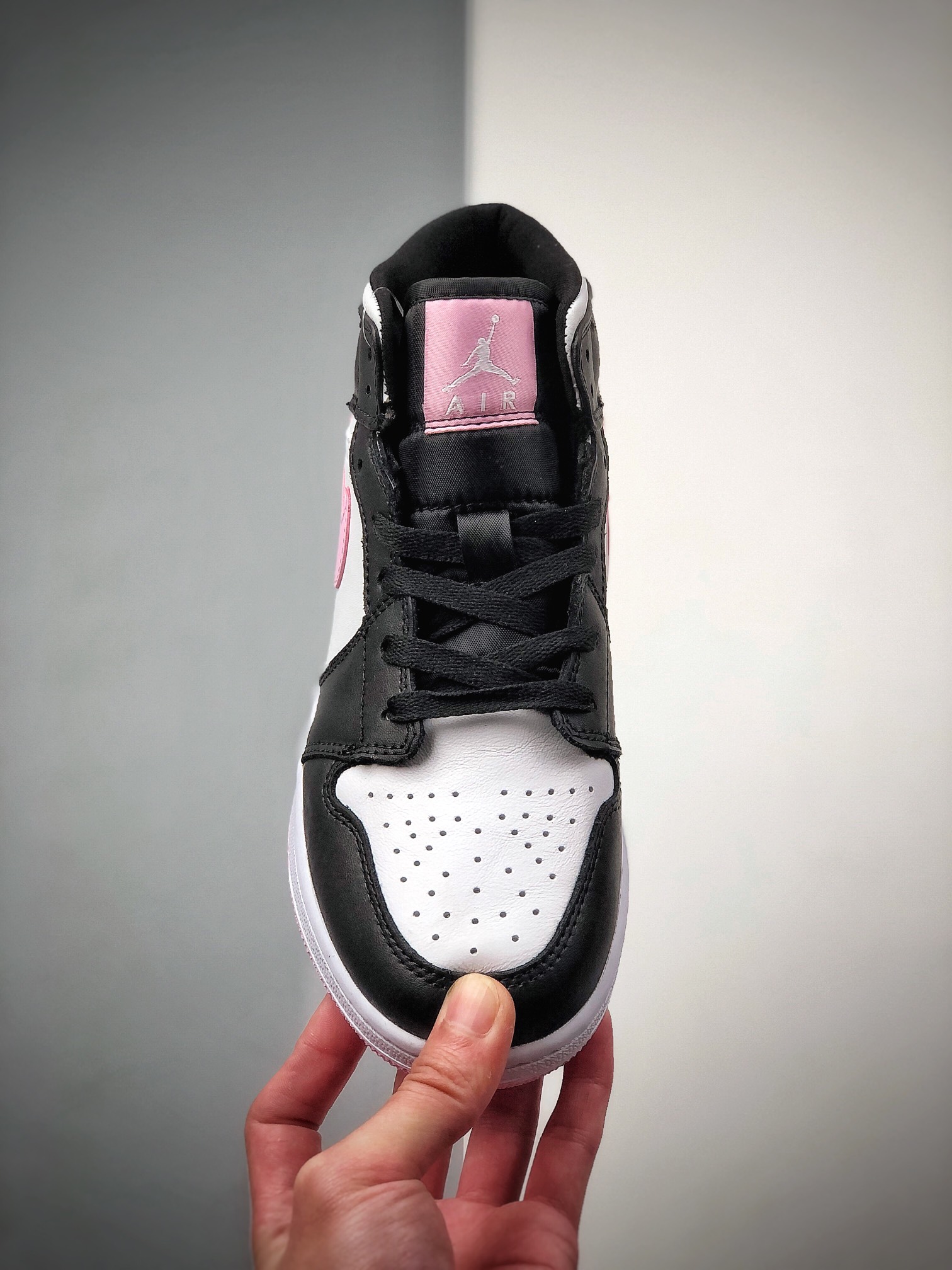 240  Air Jordan 1 Mid GS 中帮 粉白熊猫 AJ1 555112-103